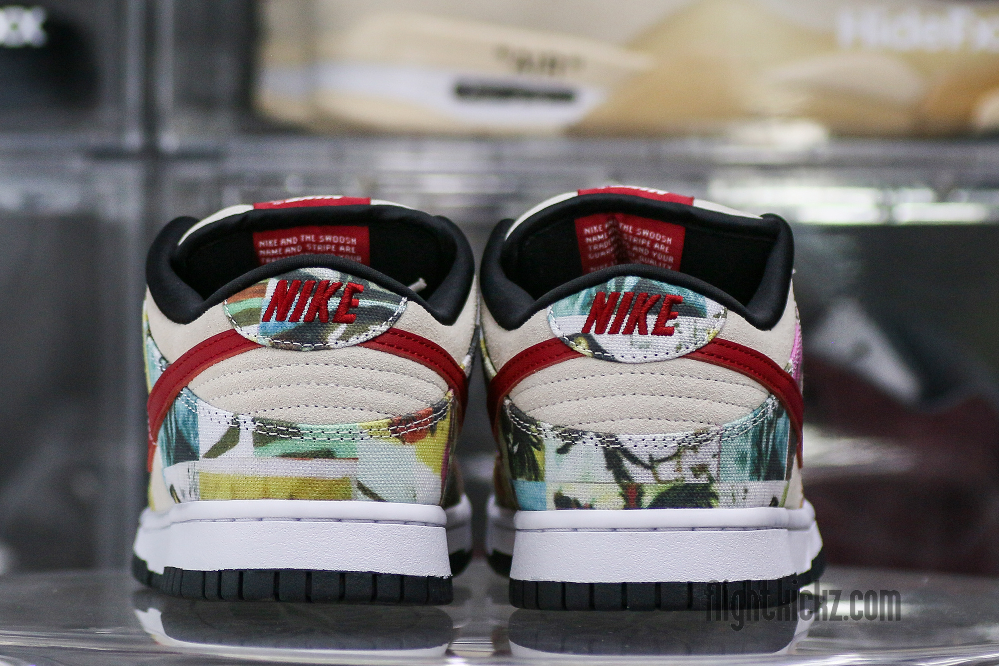 Nike SB Dunk Low Paris