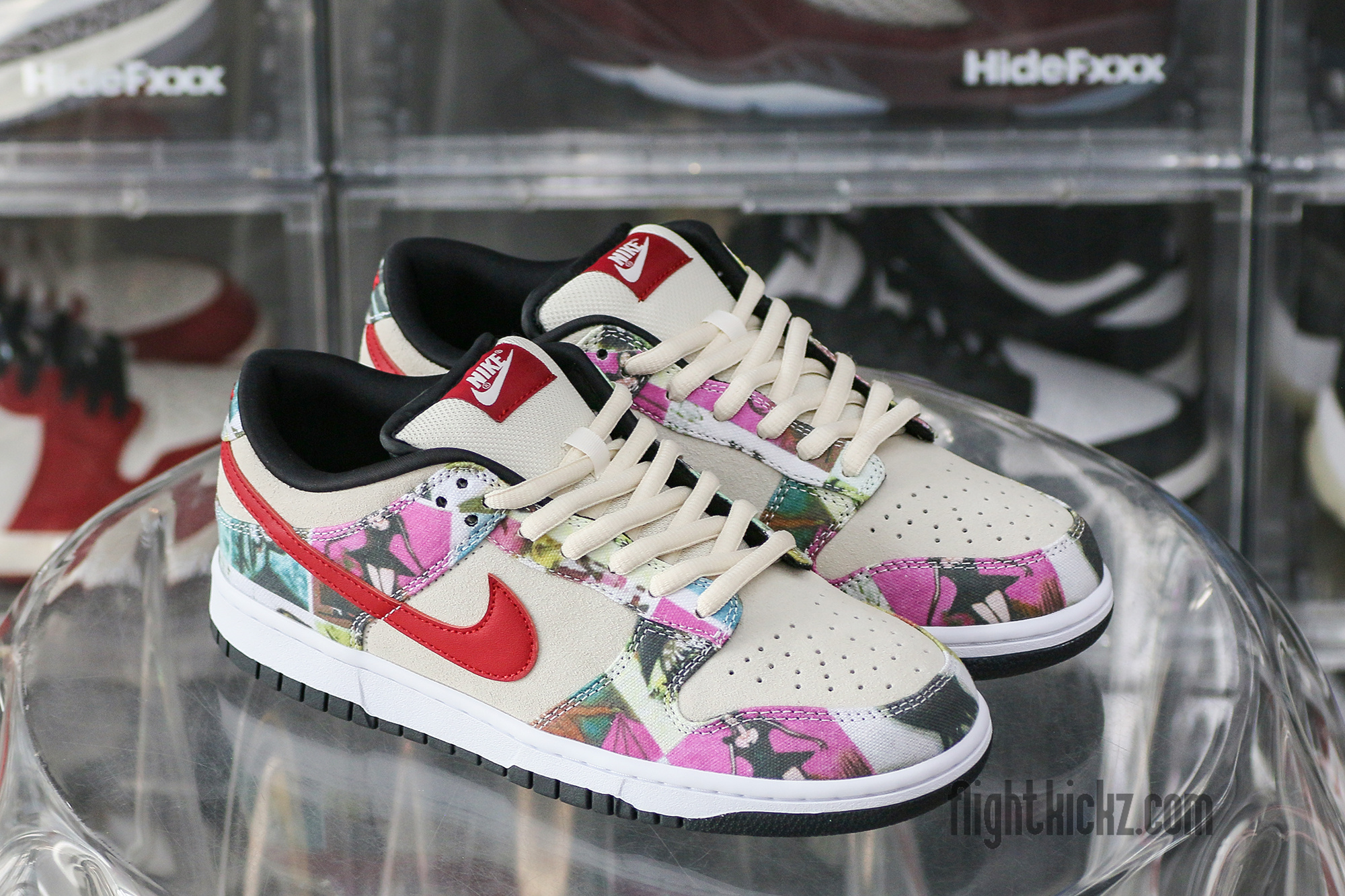 Nike SB Dunk Low Paris