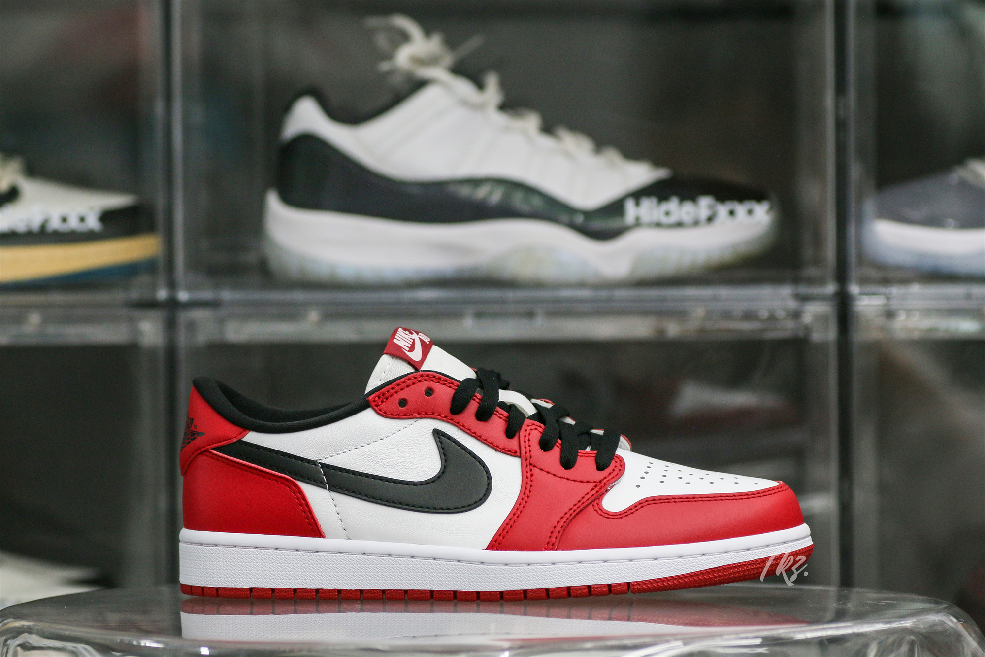 Air Jordan 1 Low Chicago 2016