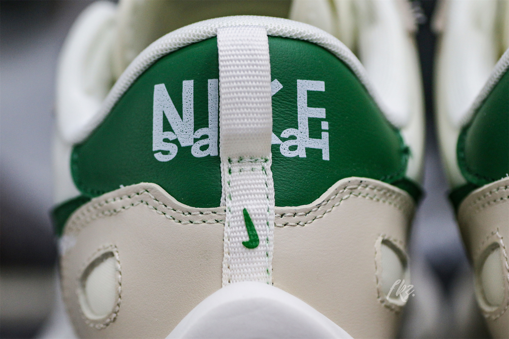 Sacai x colegio Nike VaporWaffle 3.0 White Grey Green