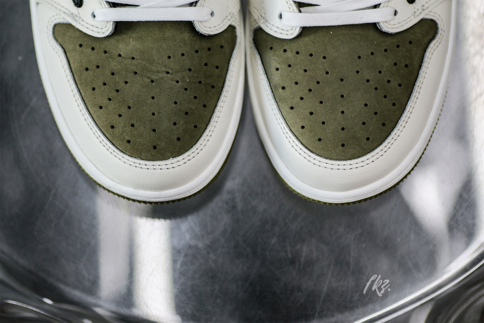 Travis Scott x Air Jordan 1 Low Golf Neutral Olive (LN5 A1)