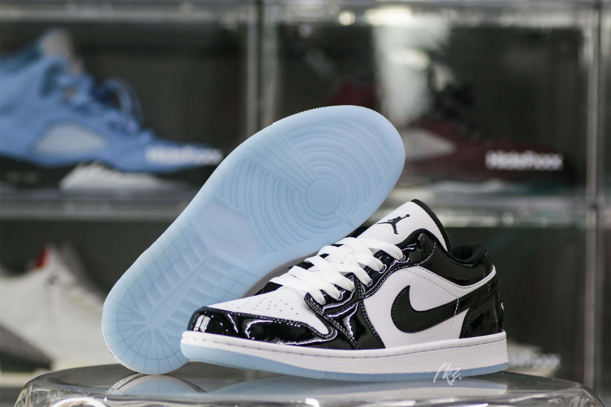 Air Jordan 1 Low SE Concord 2023