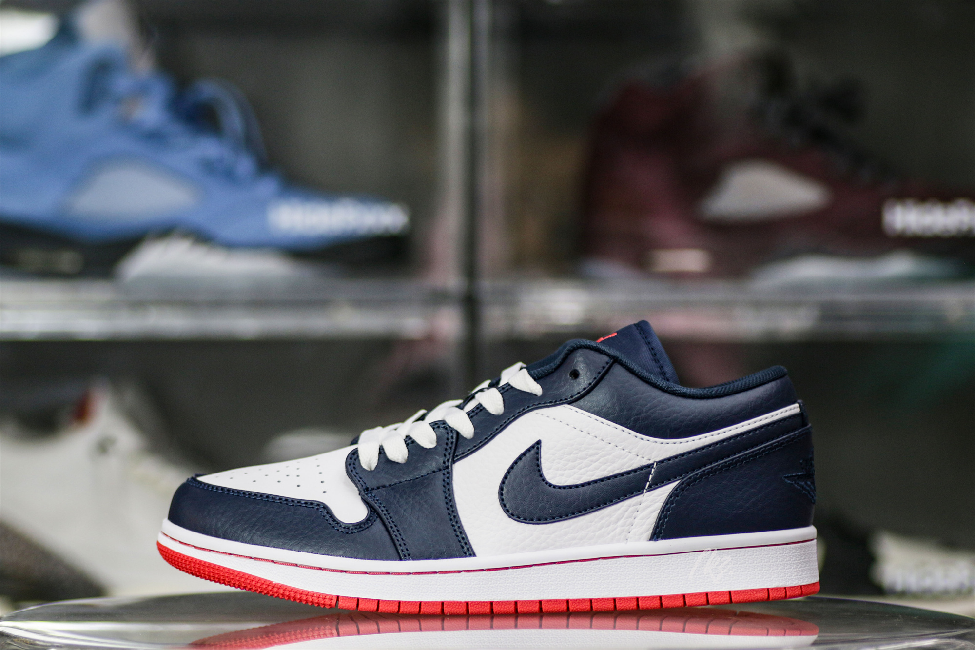 Air Jordan 1 Retro Low Obsidian Ember Glow 2018