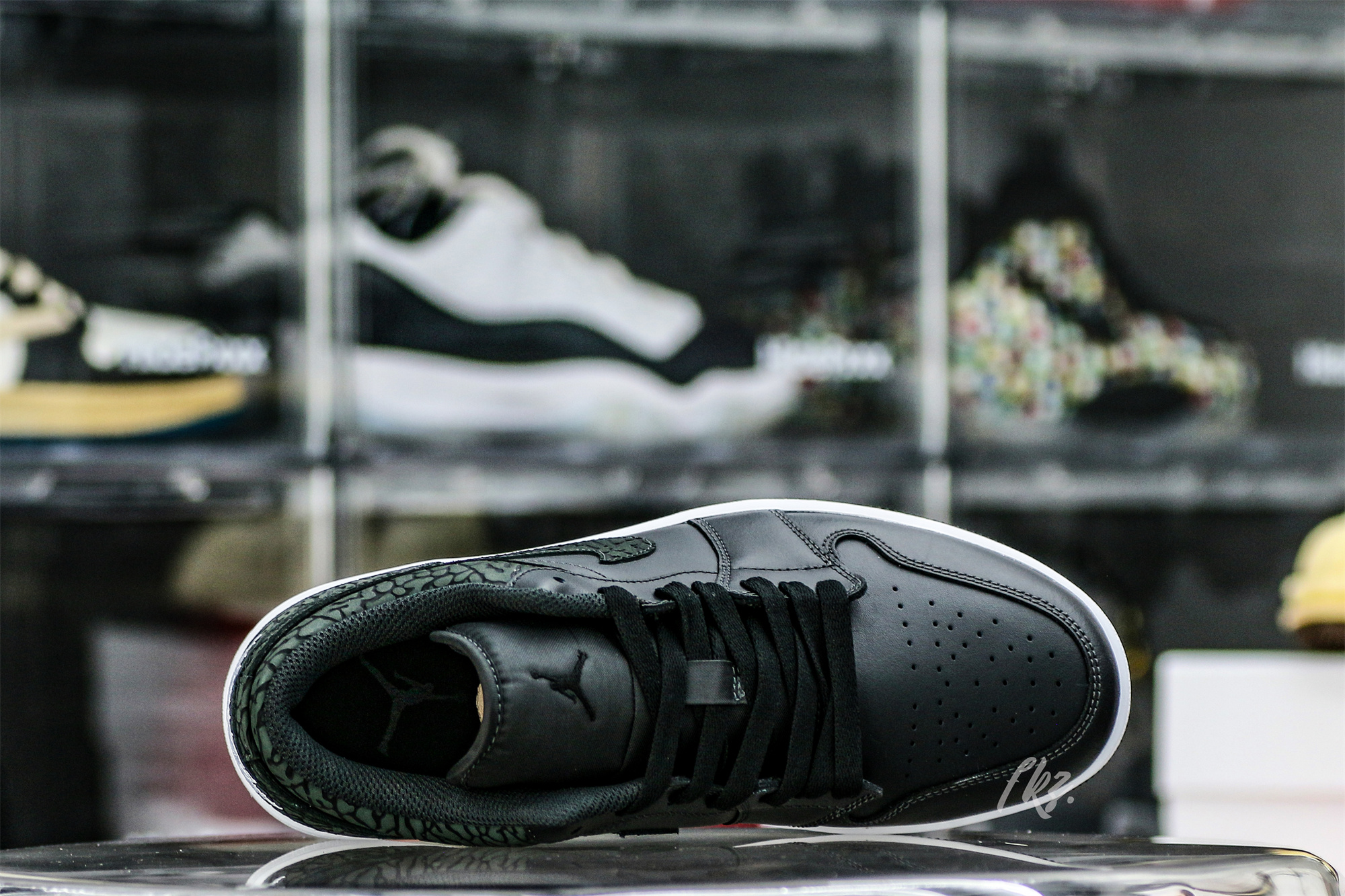 Air Jordan 1 Low SE Black Elephant