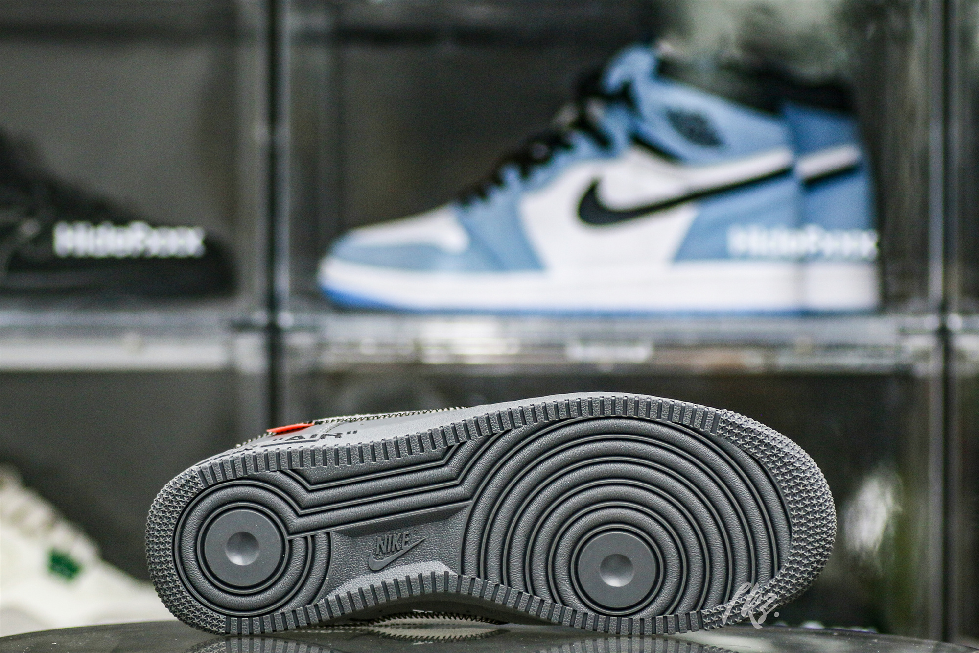 Off-White x Nike Air Force 1 Low Ghost Grey