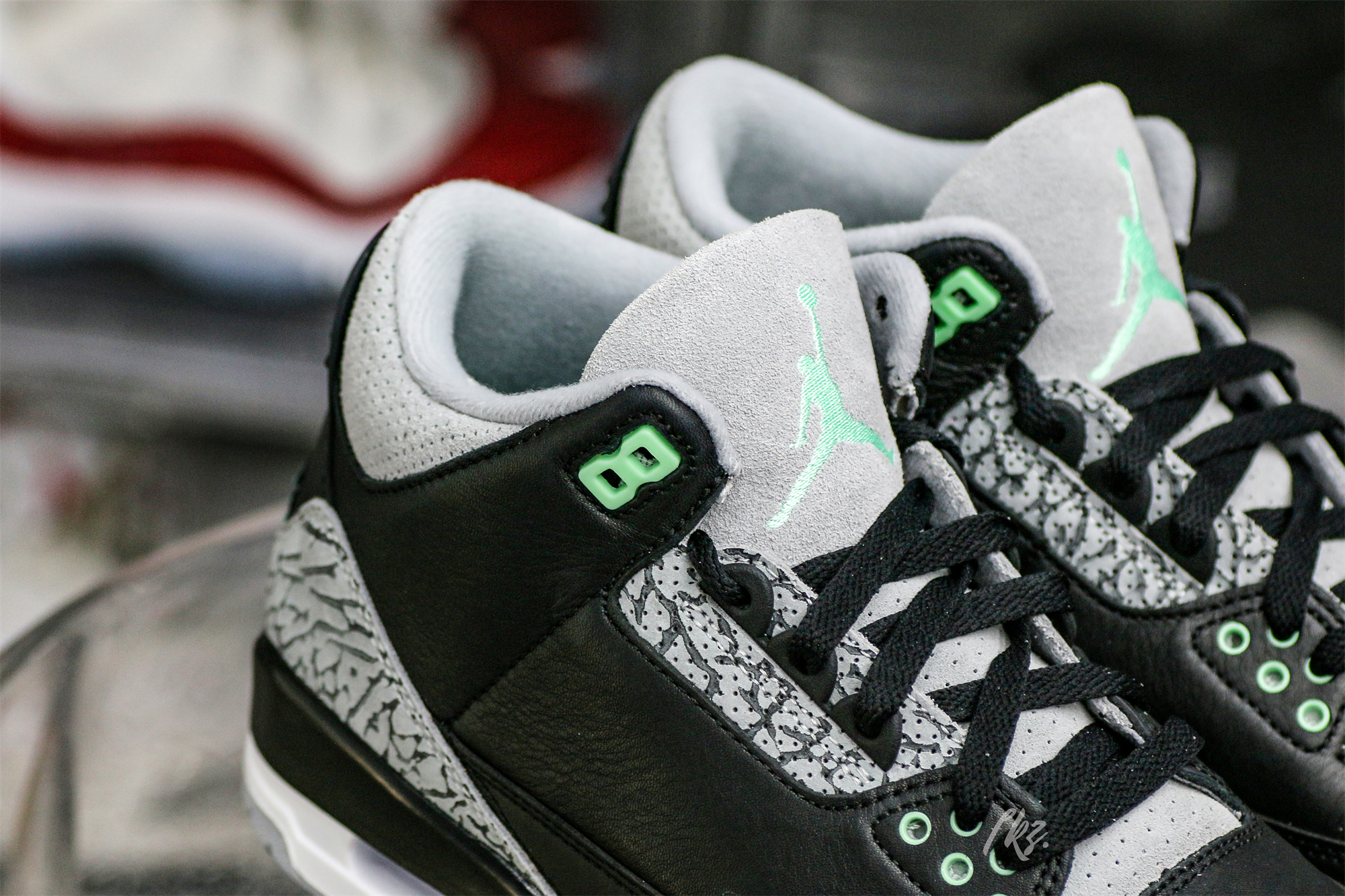 Air Jordan 3 Retro Green Glow 2024