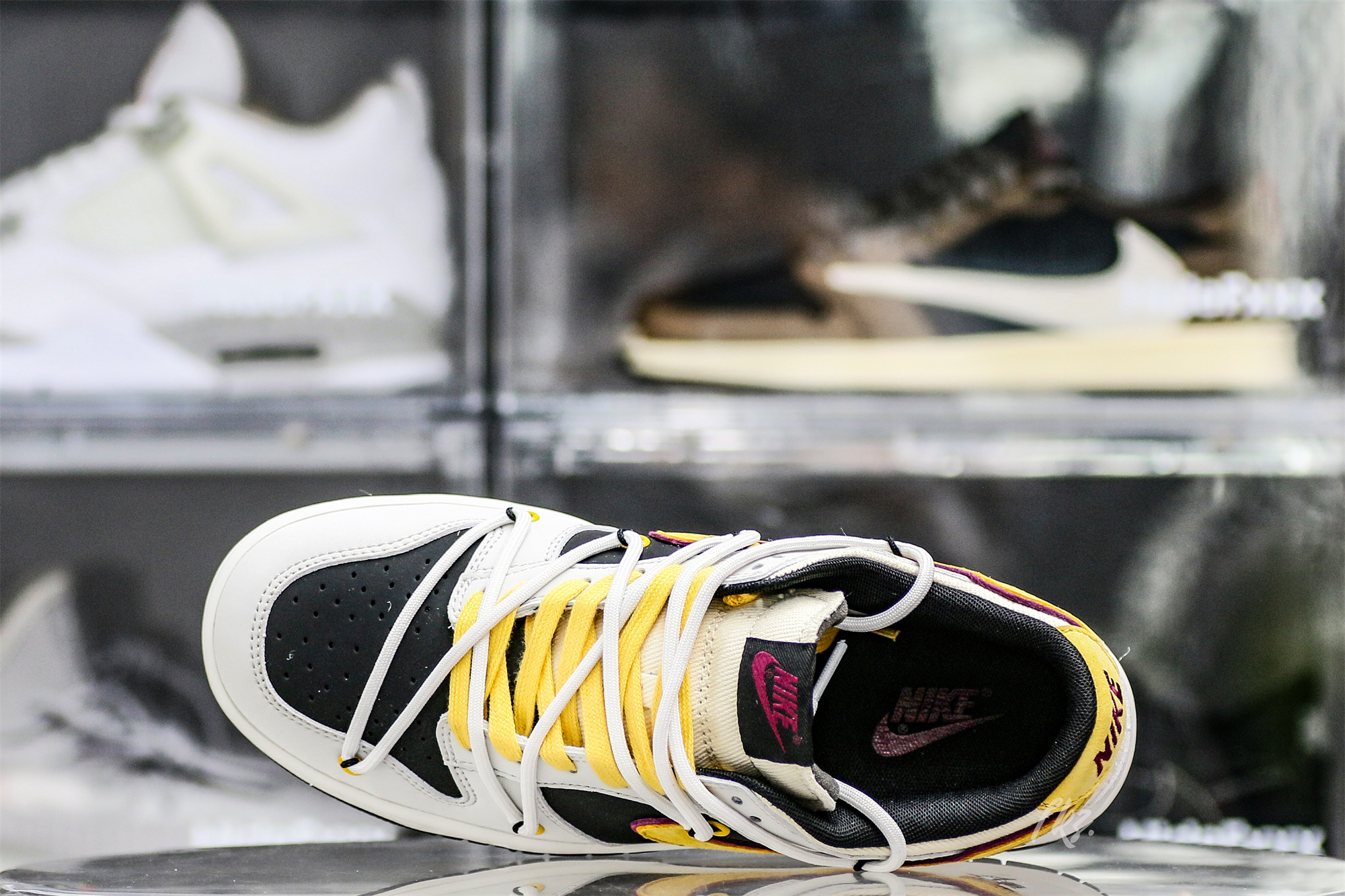 Otomo Katsuhiro x Nike Dunk One Piece Luffy White Yellow