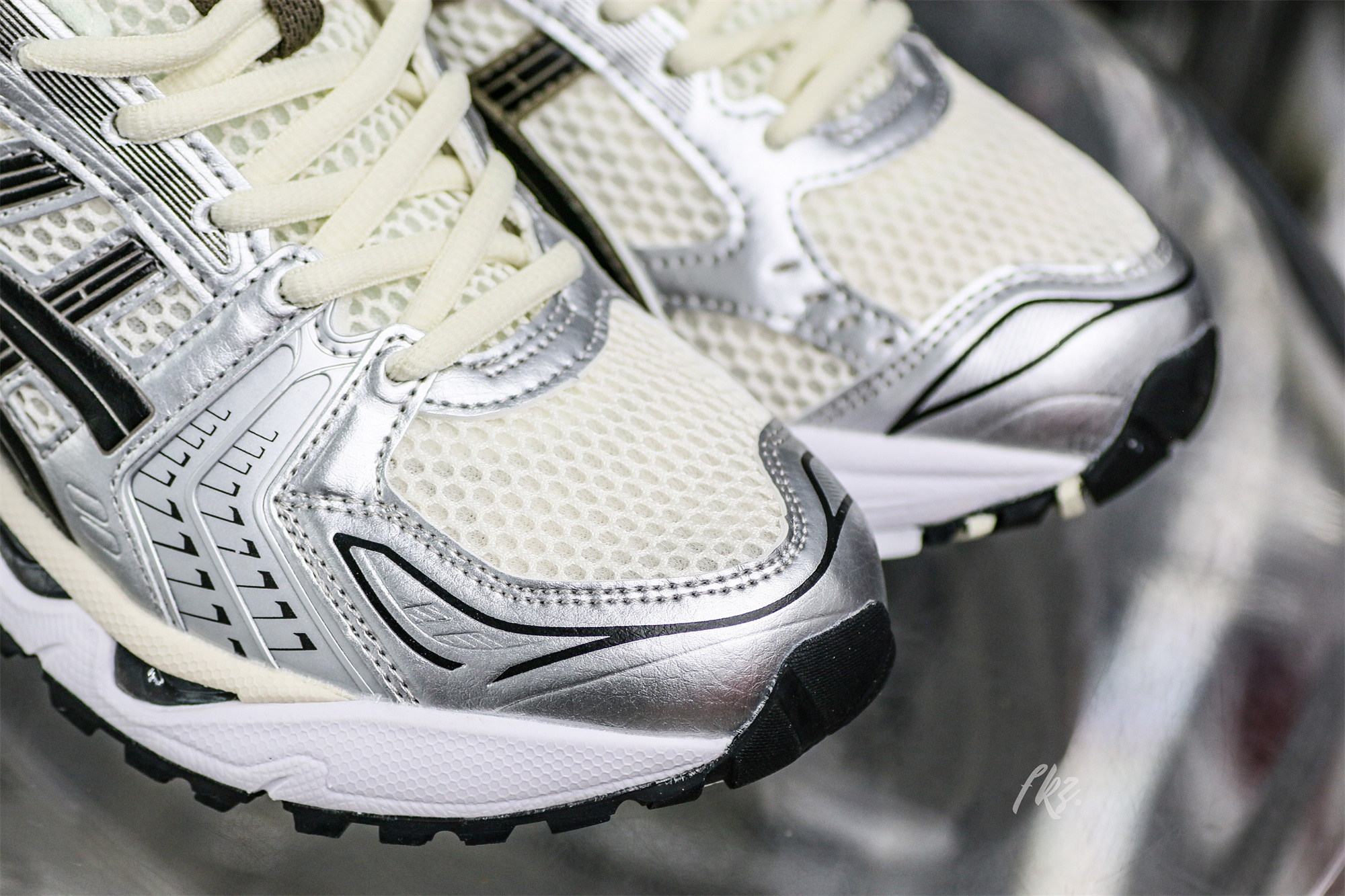 Gel Kayano 14 Silver Cream 2023