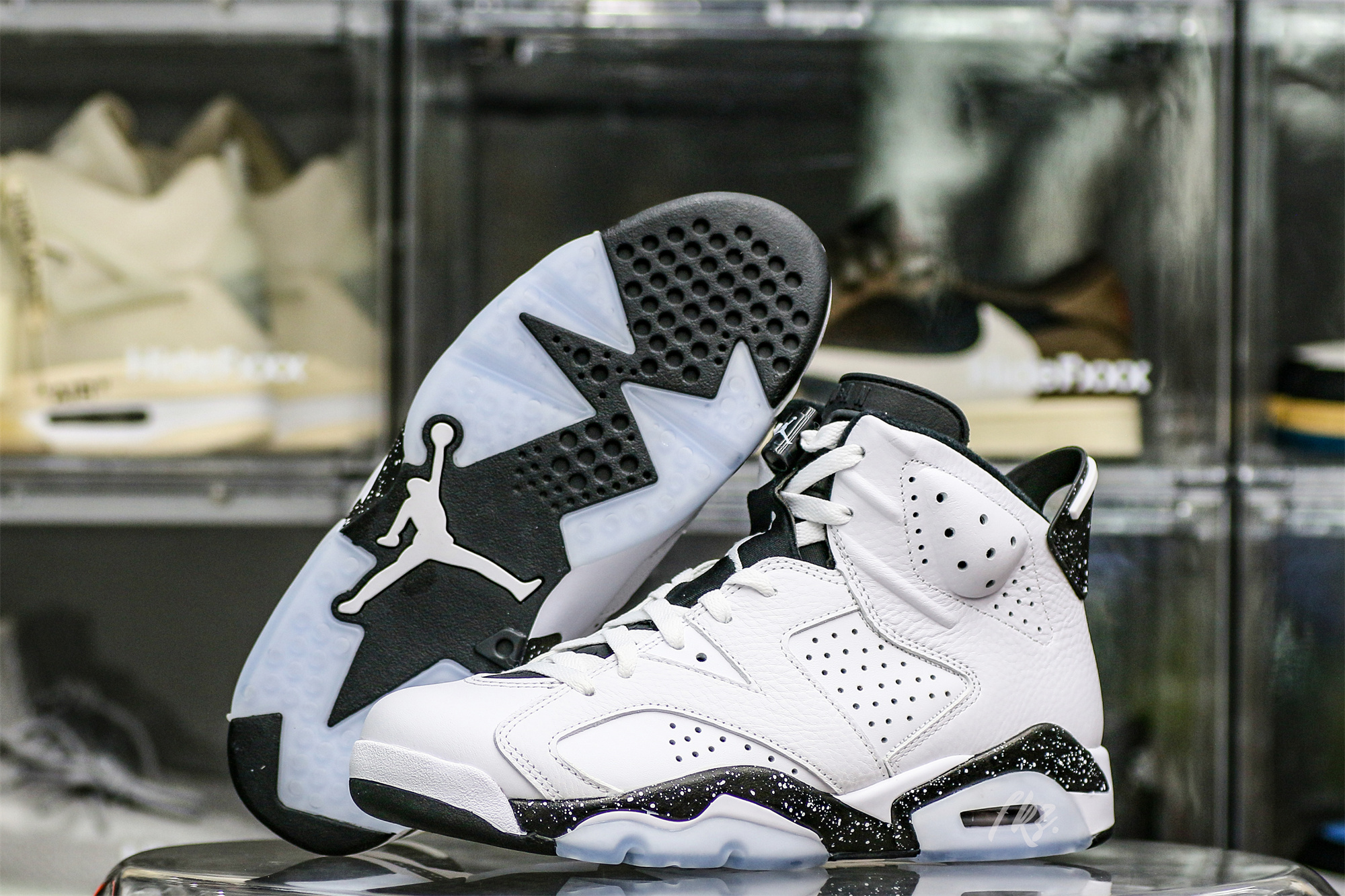 Air Jordan 6 Retro Reverse Oreo 2024