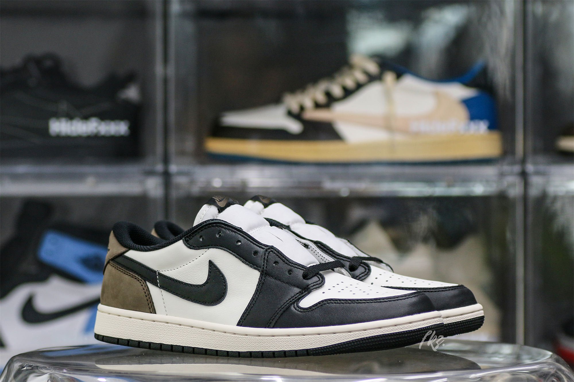 Air Jordan 1 Retro Low OG ‘Mocha’