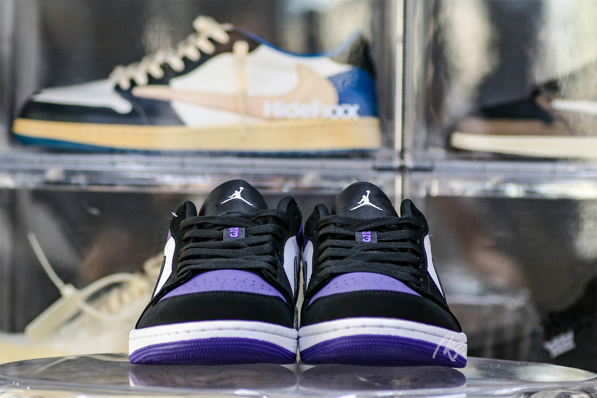 Jordan 1 Low Court Purple