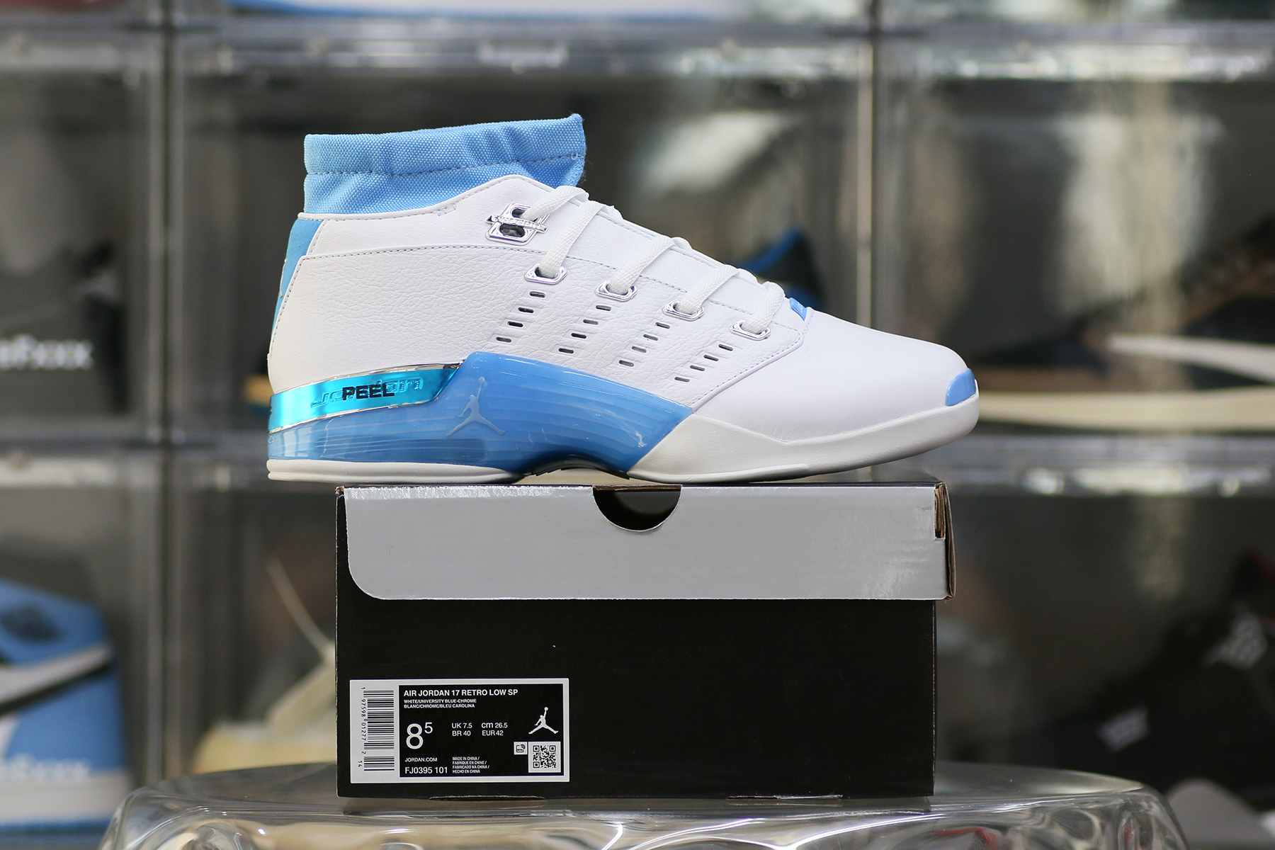 Jordan 17 Retro University Blue UNC 2024 (Regular box)