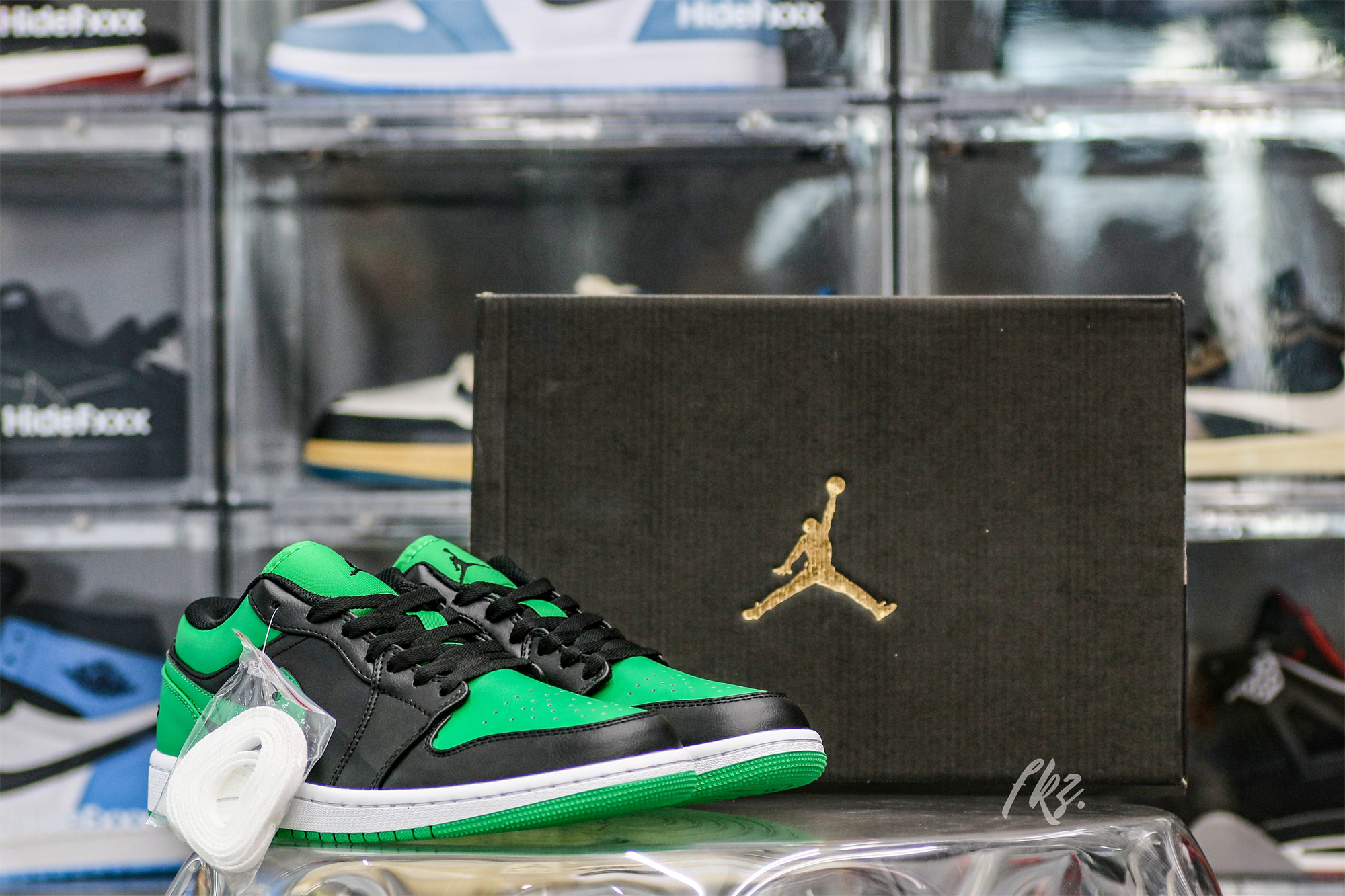 Jordan 1 Low Black Lucky Green