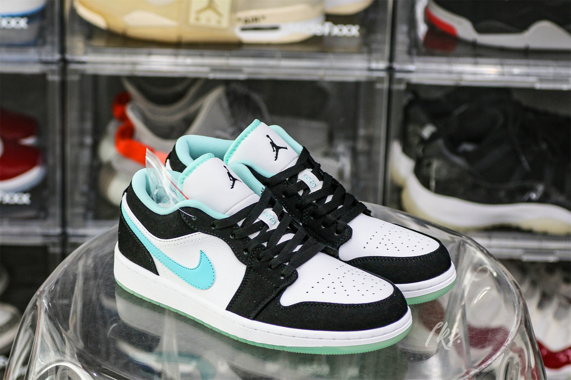 Jordan 1 Low Island Green