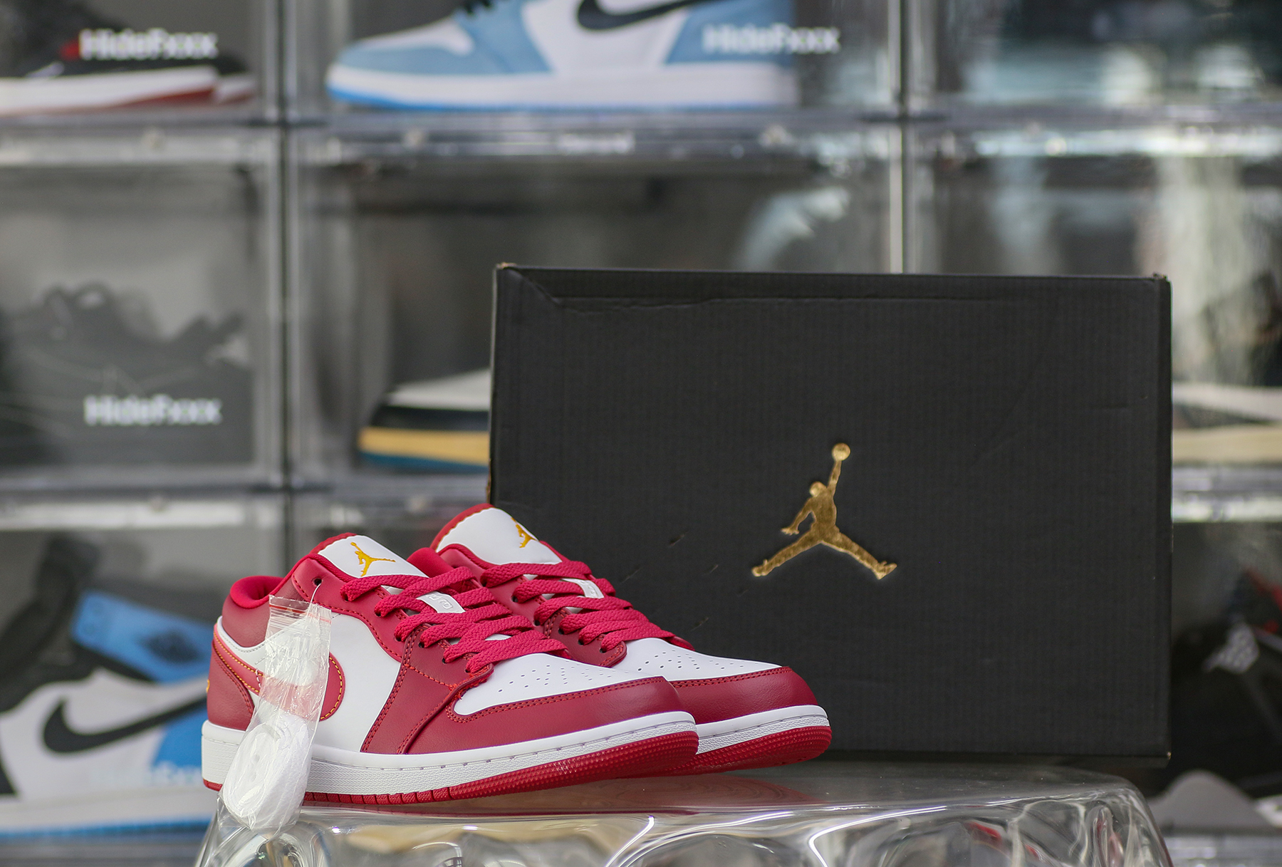 Jordan 1 Low Cardinal Red