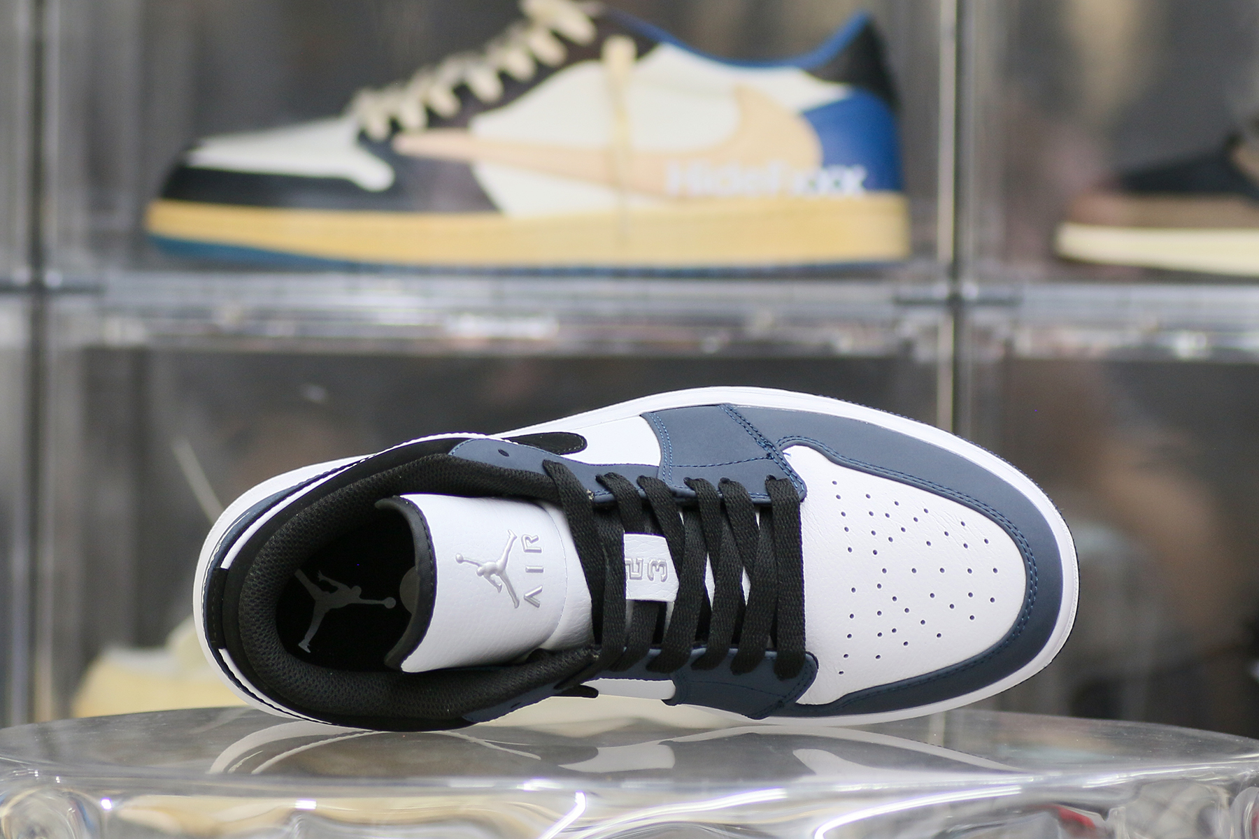 Jordan 1 Low Retro Navy