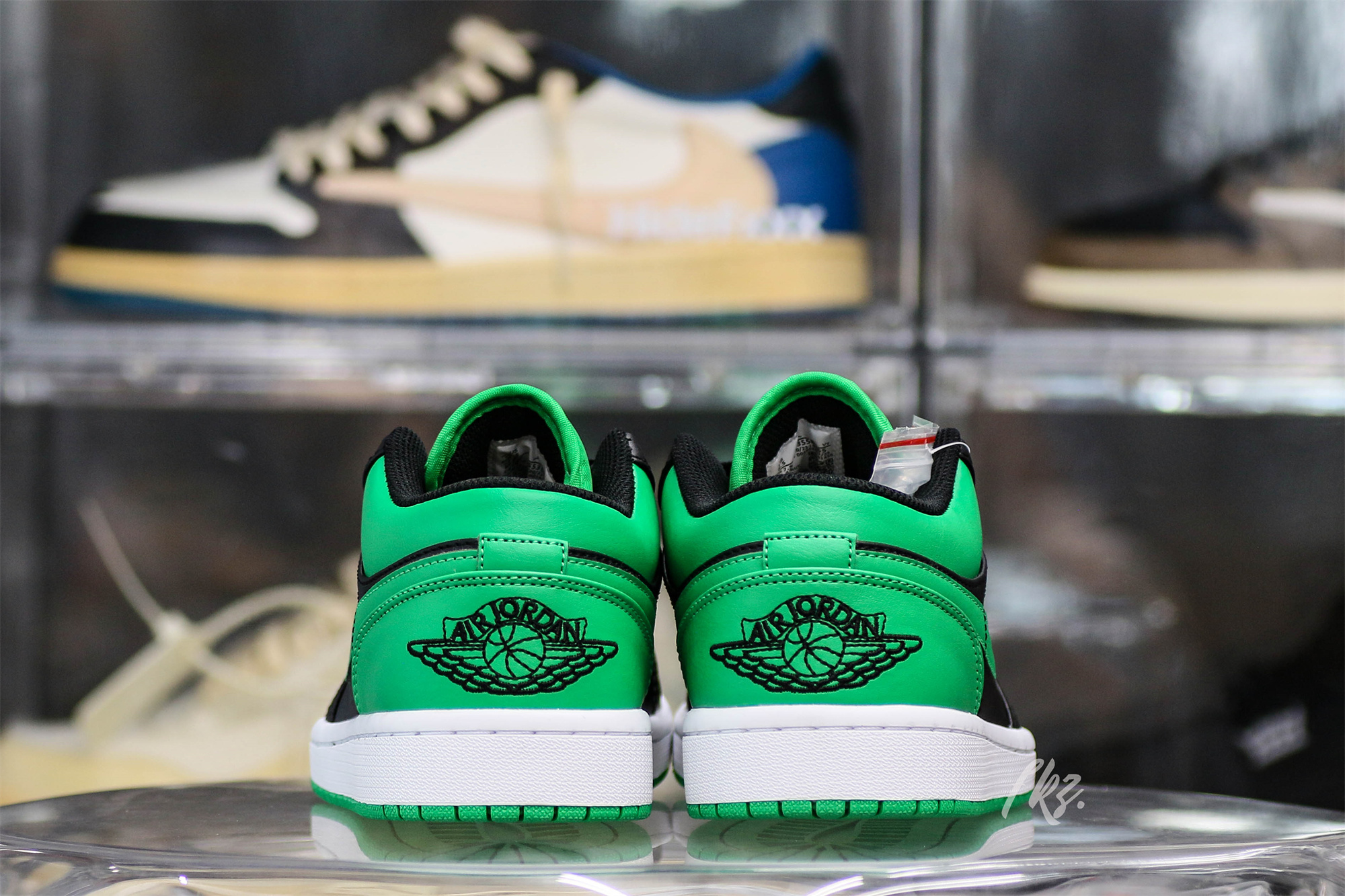 Jordan 1 Low Black Lucky Green