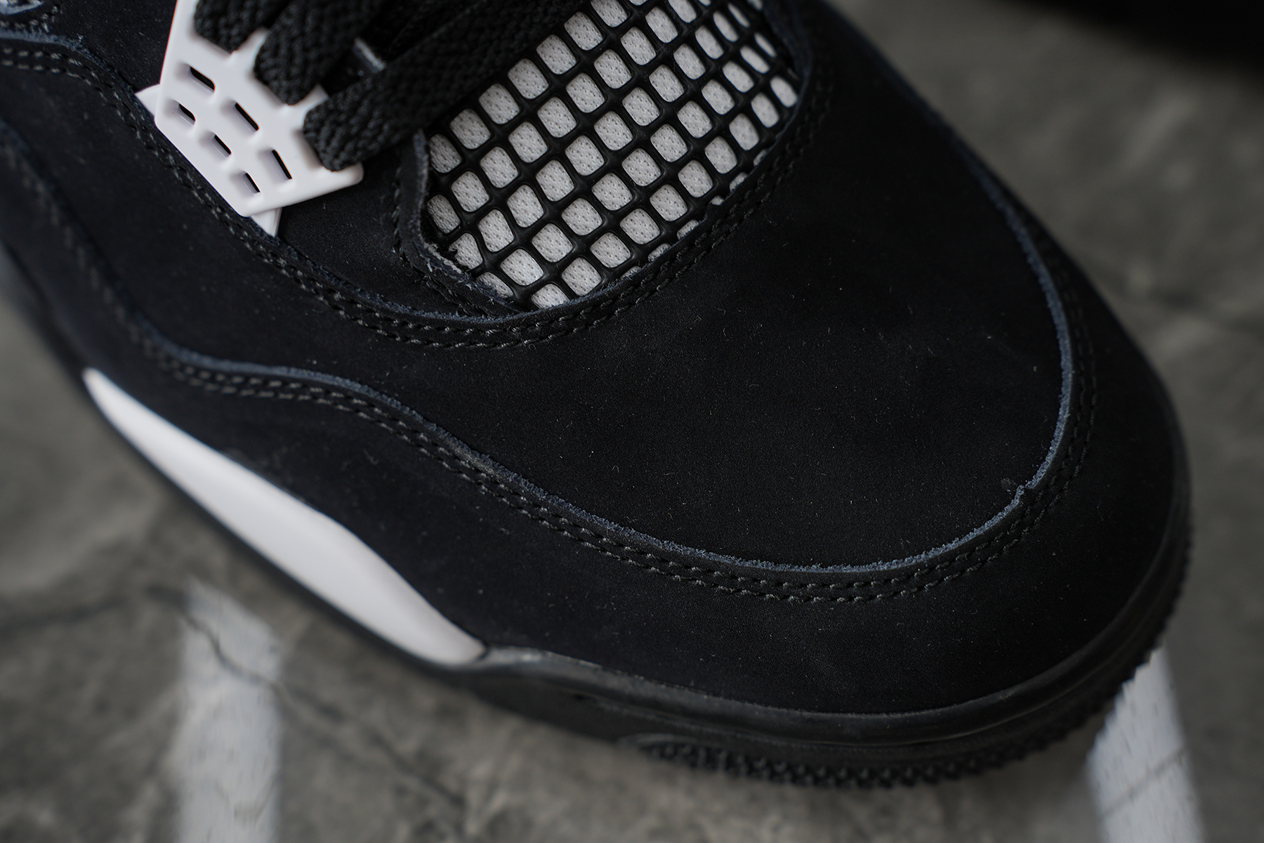 Air Jordan 4 “White Thunder” 2024 （LN5 A1 batch)