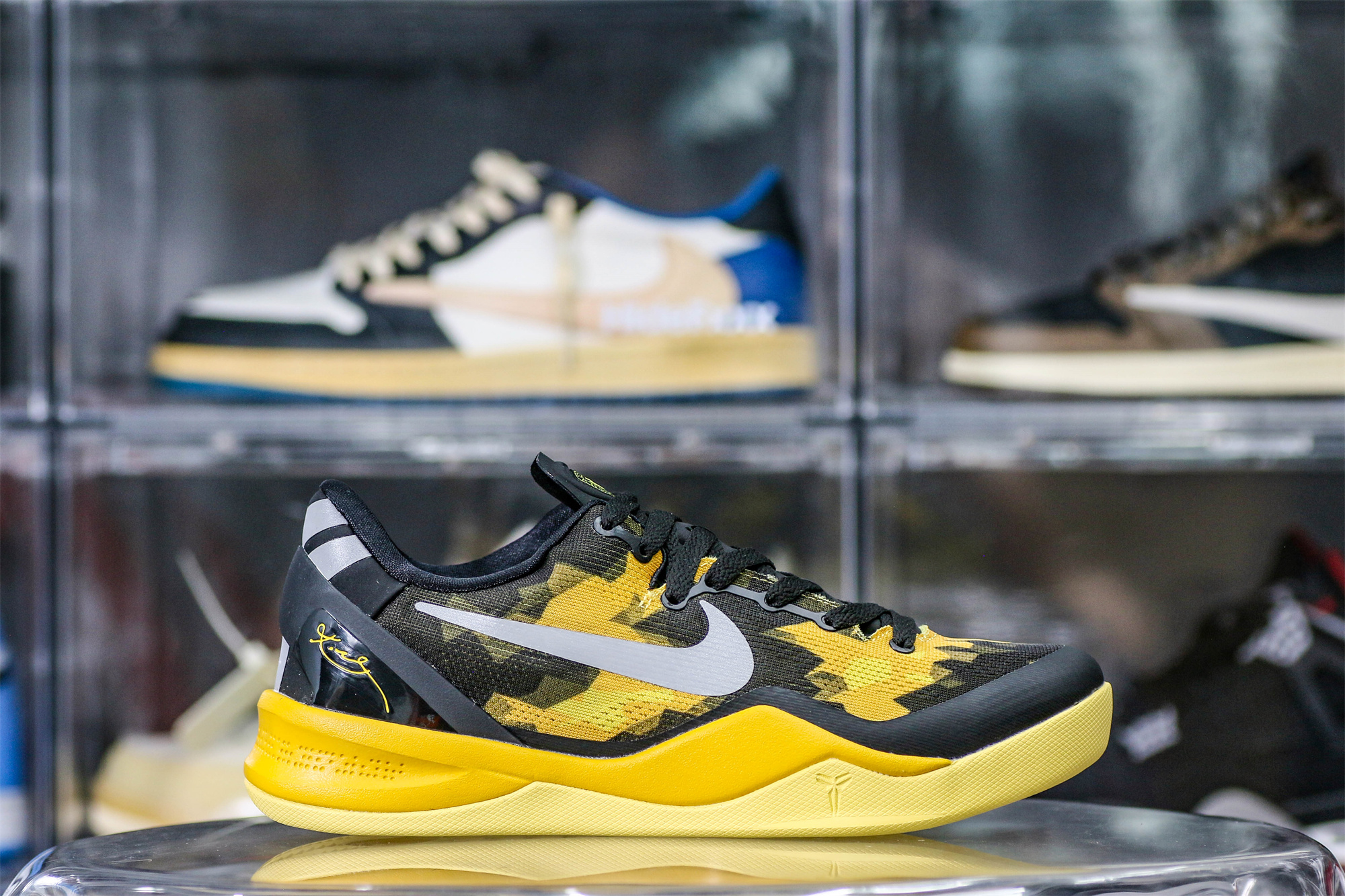 Kobe 8 ‘Sulfur Electric’ 2012(A1 Batch)