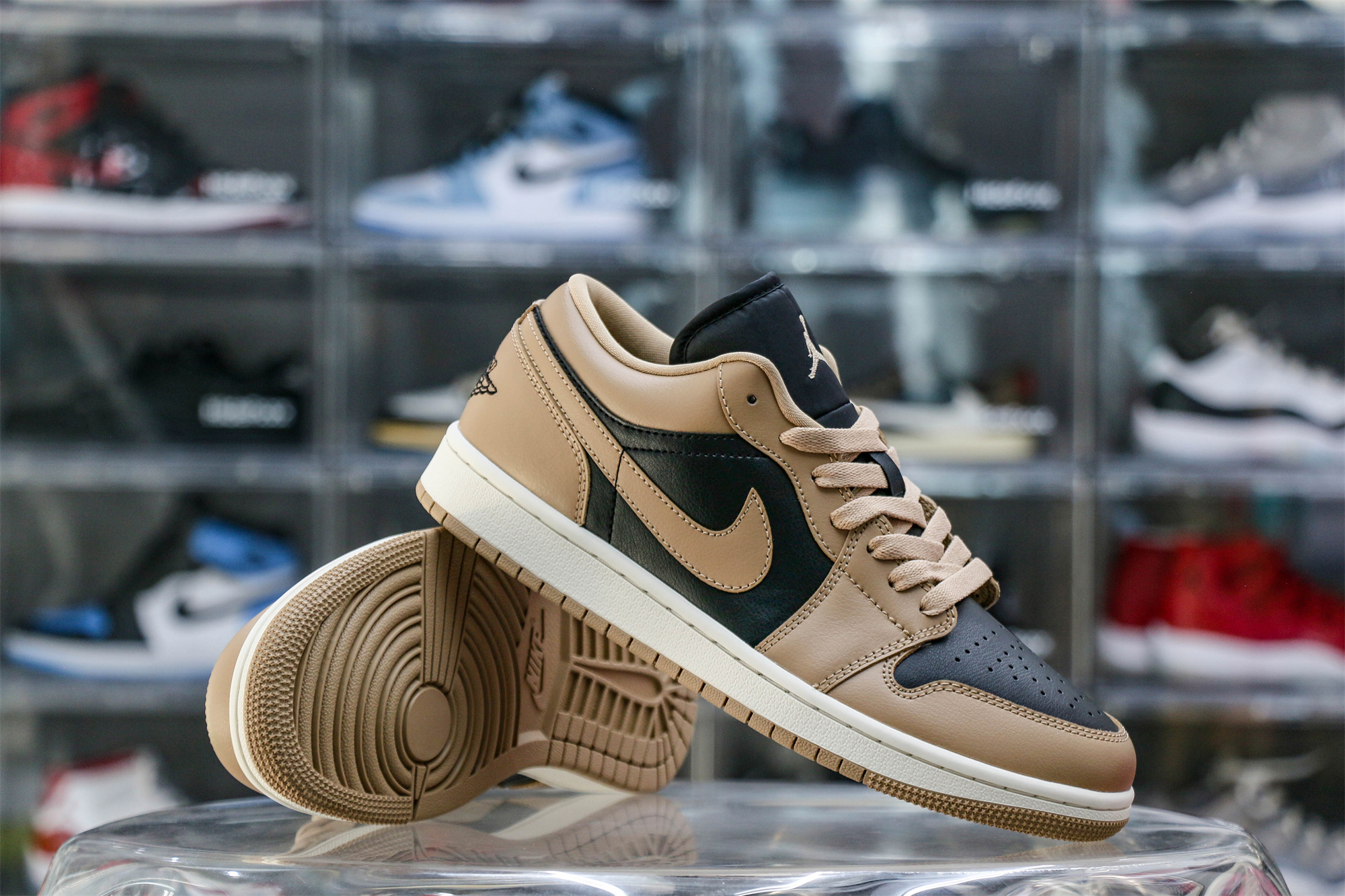 Wmns Jordan 1 Low Desert