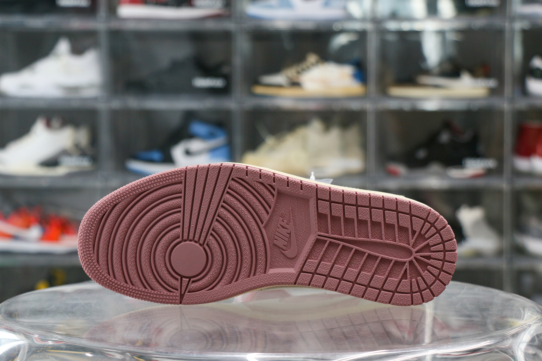 Travis Scott x Air Jordan 1 Low OG Shy Pink 2025