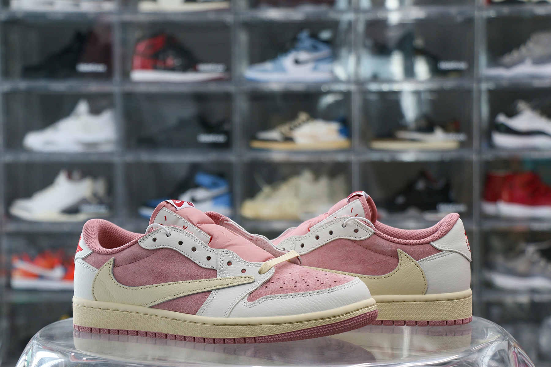 Travis Scott x Air Jordan 1 Low OG Shy Pink 2025