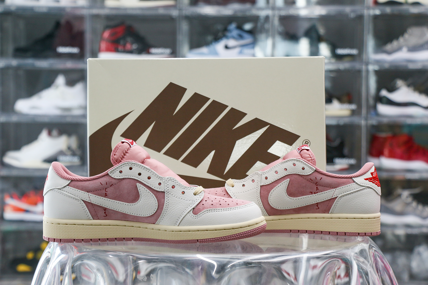 Travis Scott x Air Jordan 1 Low OG Shy Pink 2025