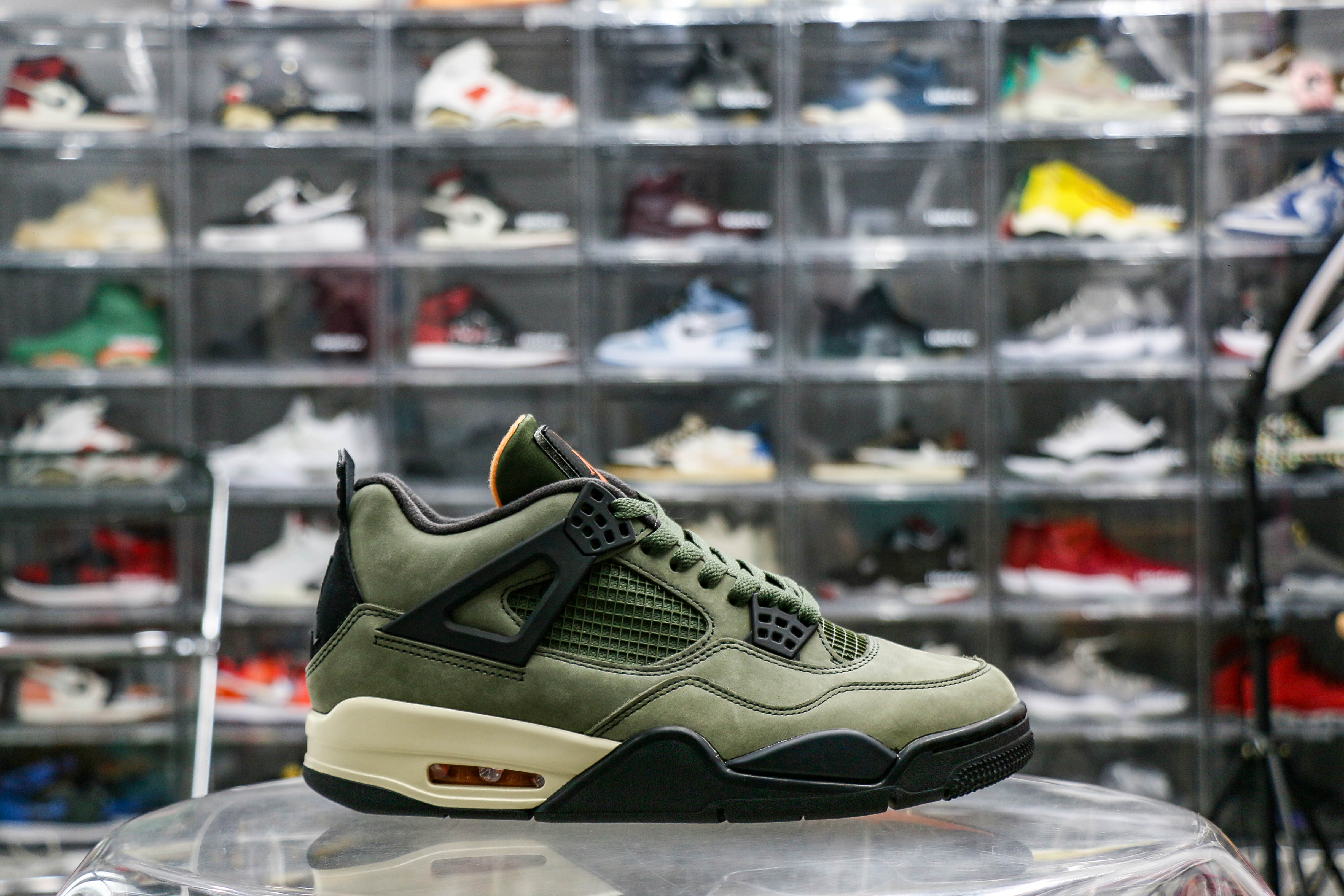 Air Jordan 4 Retro ‘Undefeated’ 2005