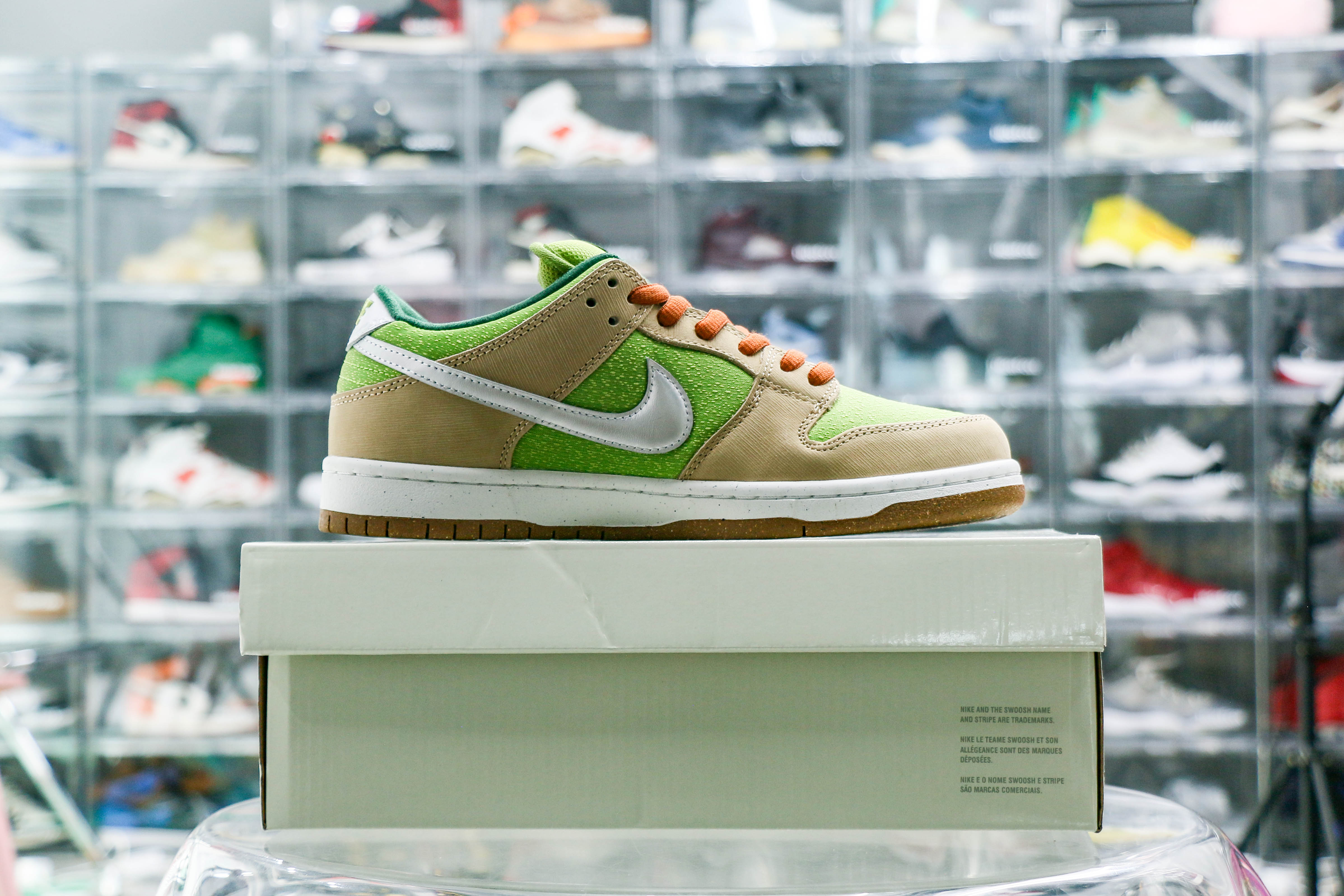 Nike SB Dunk Low Escargot