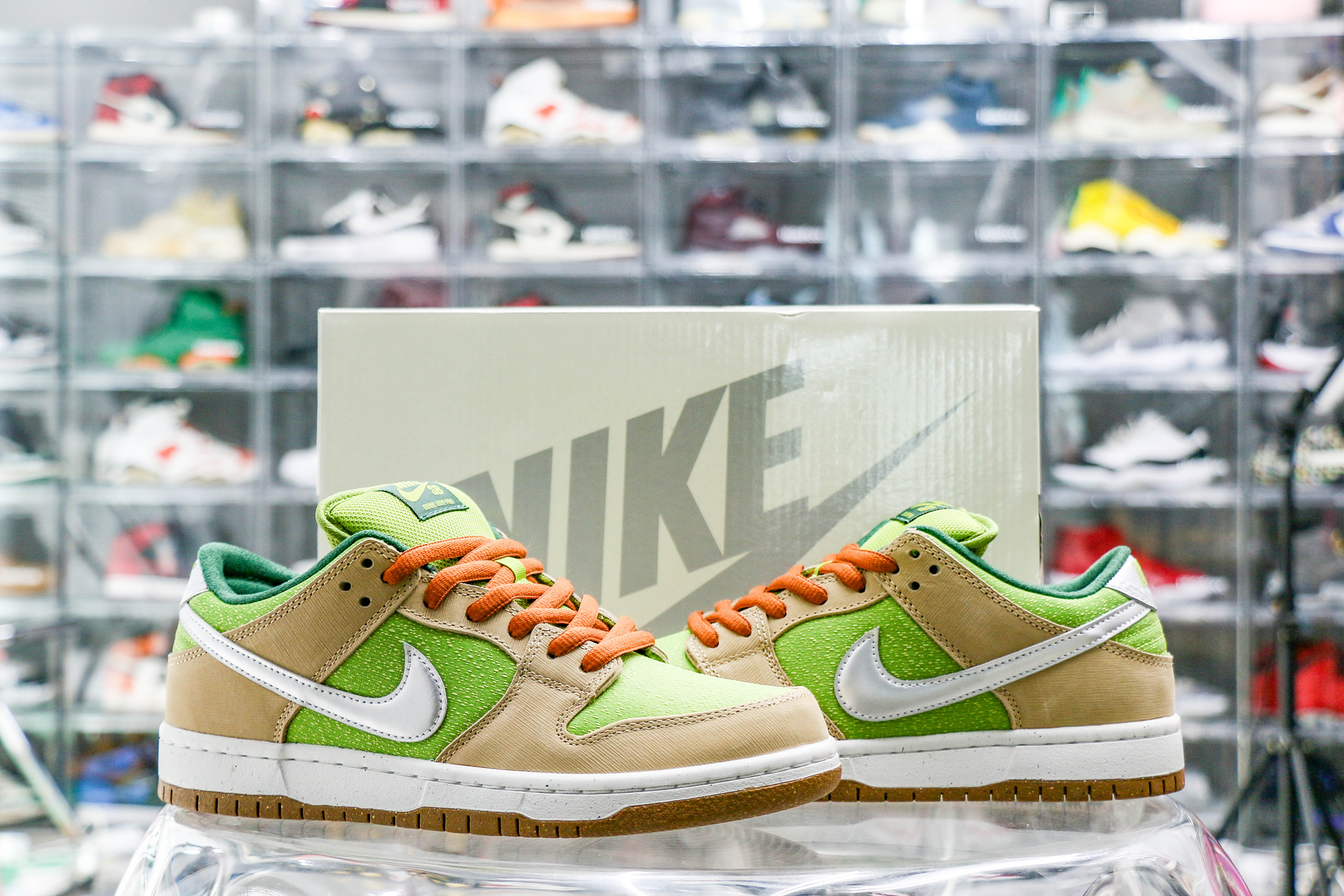 Nike SB Dunk Low Escargot