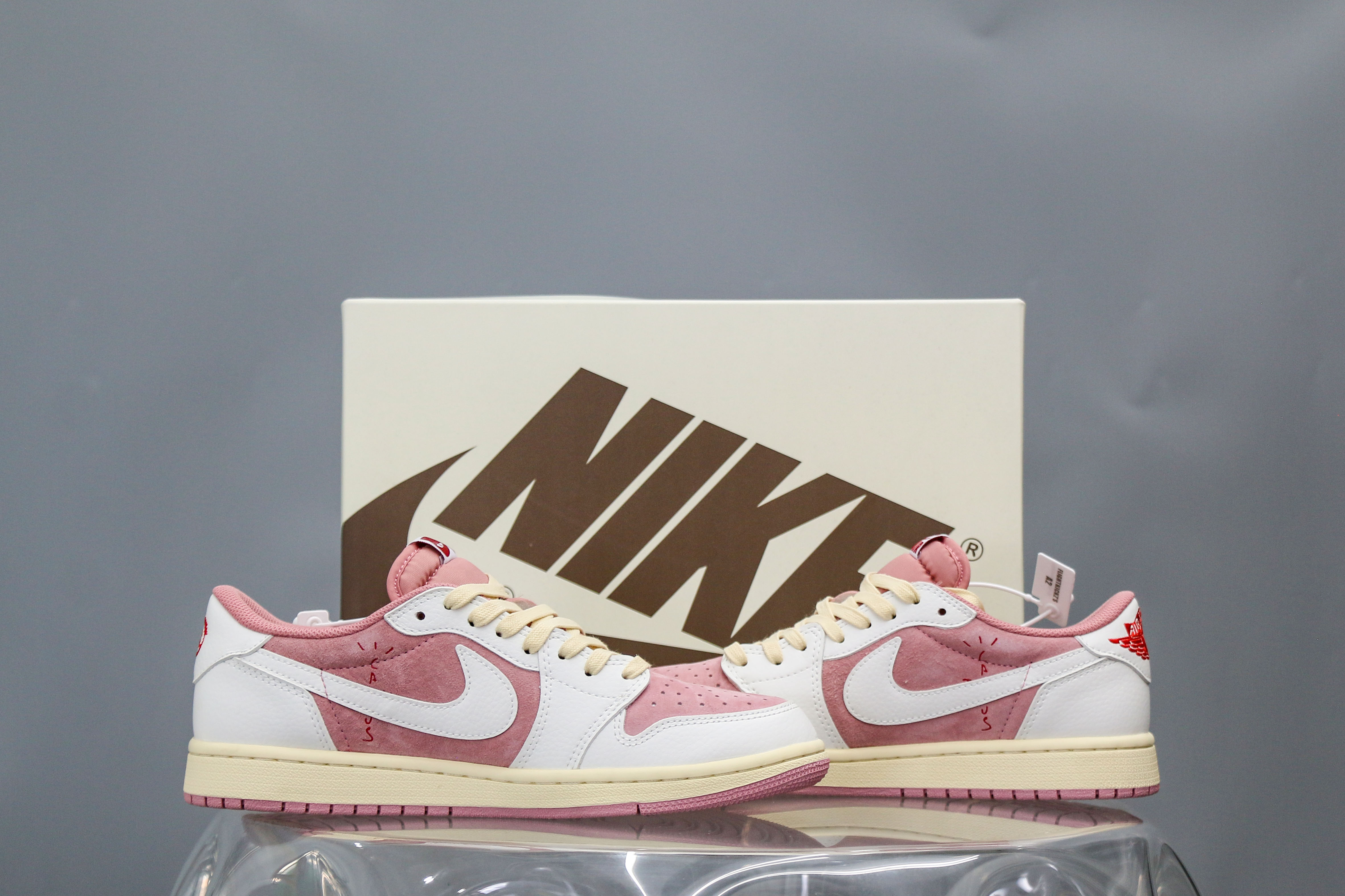 Travis Scott x Air Jordan 1 Low OG Shy Pink 2025（A2 Batch)