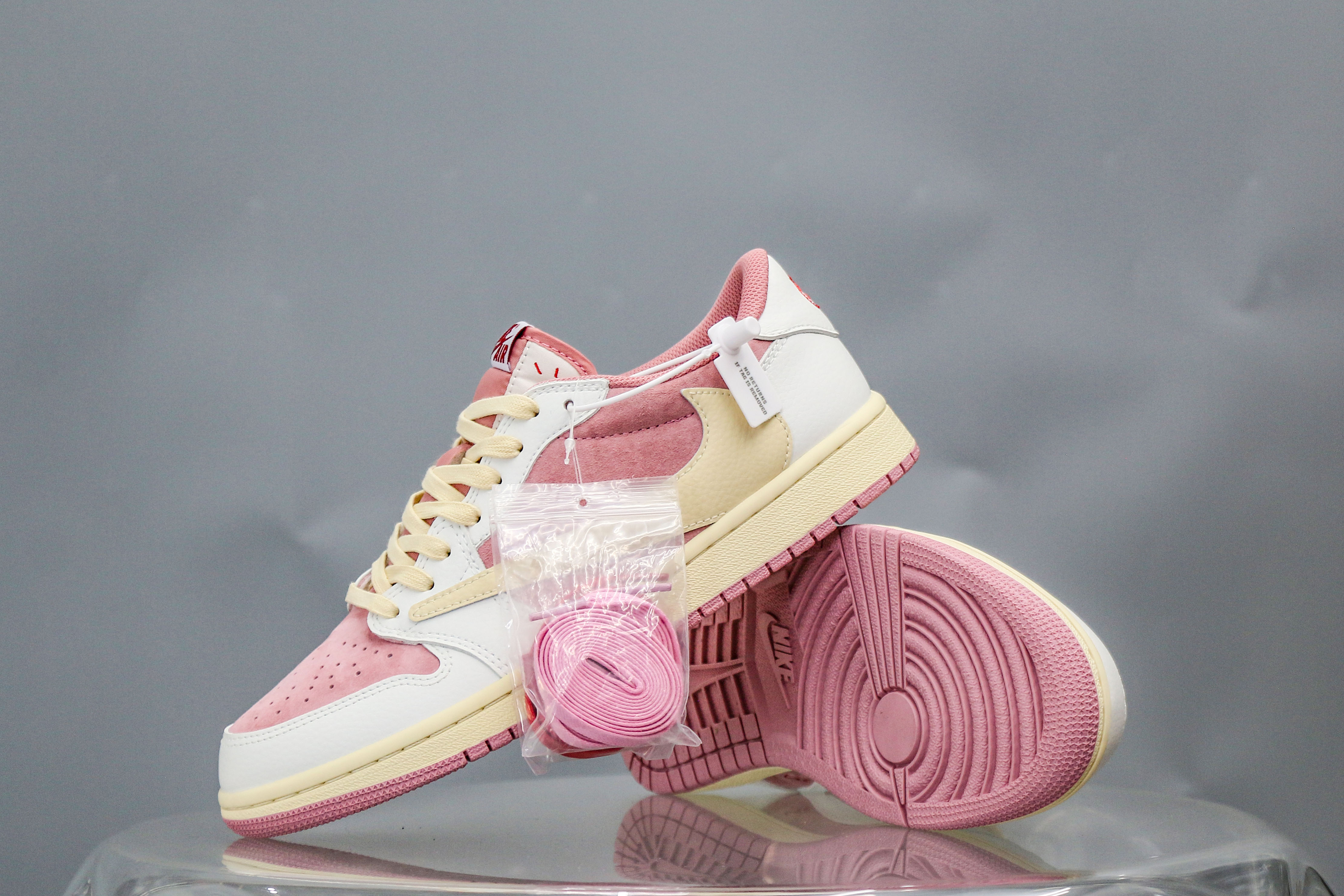 Travis Scott x Air Jordan 1 Low OG Shy Pink 2025（A2 Batch)