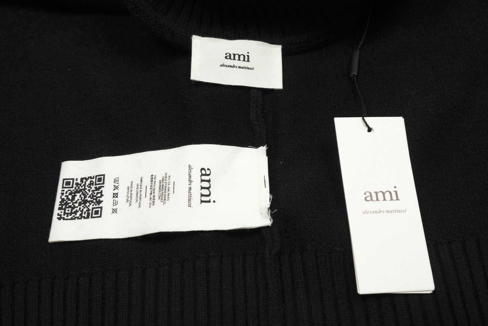 Am1 2024SS classic black jacquard big heart turtleneck sweater