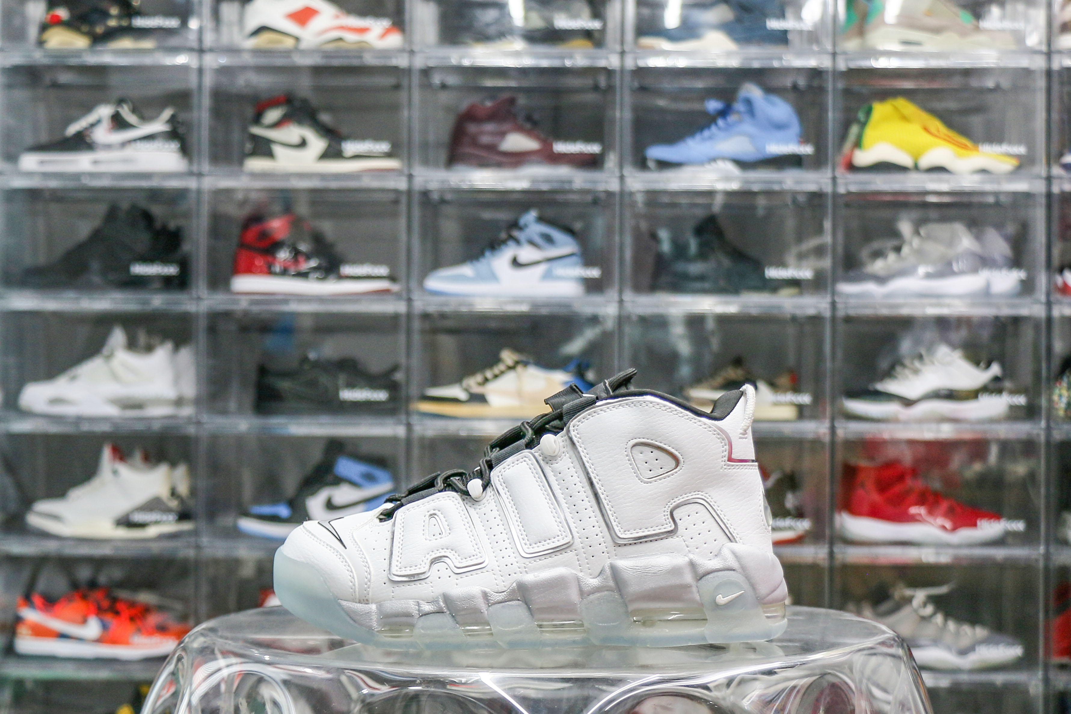 Nike Air More Uptempo SE White Chrome