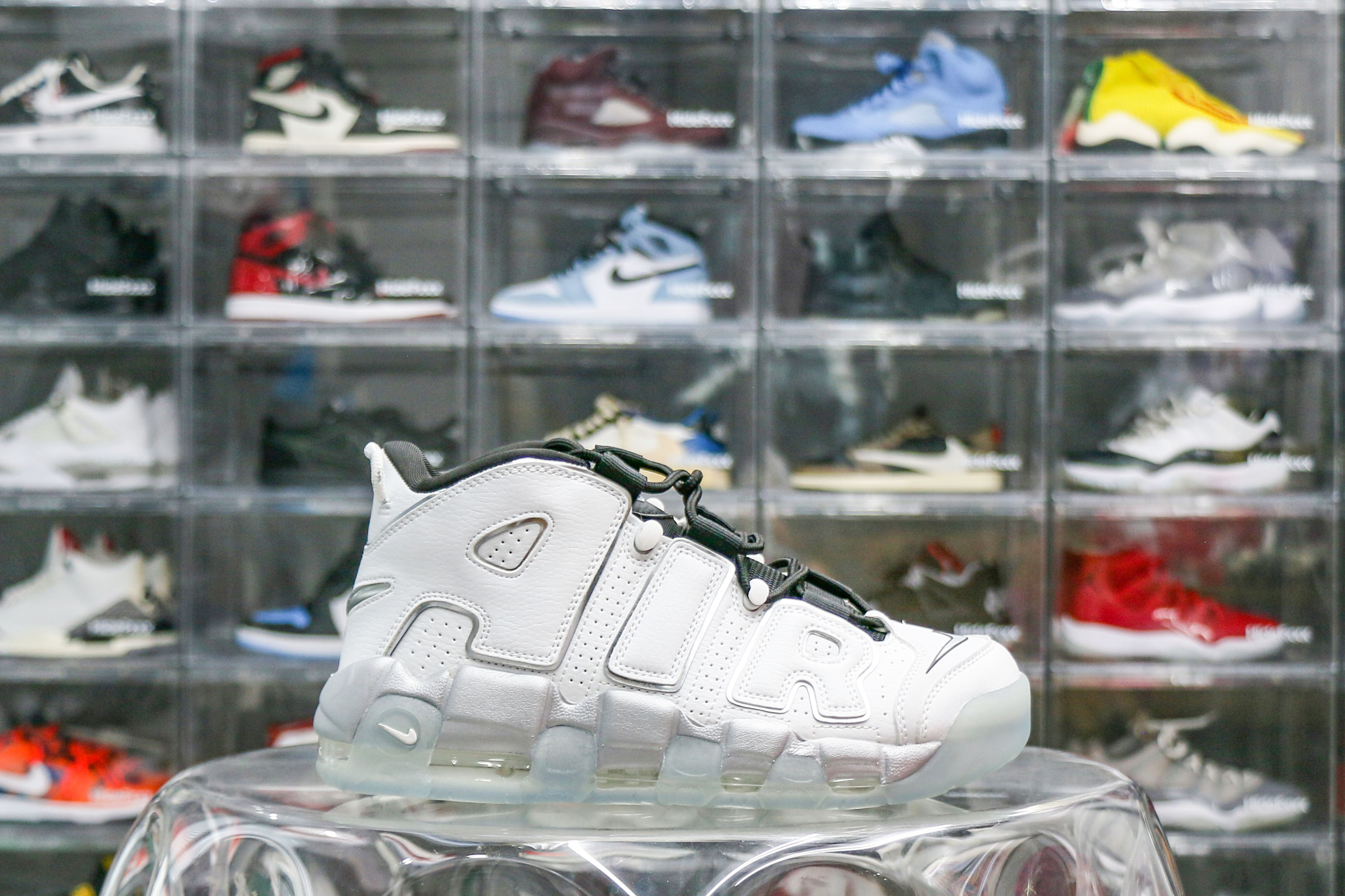 Nike Air More Uptempo SE White Chrome