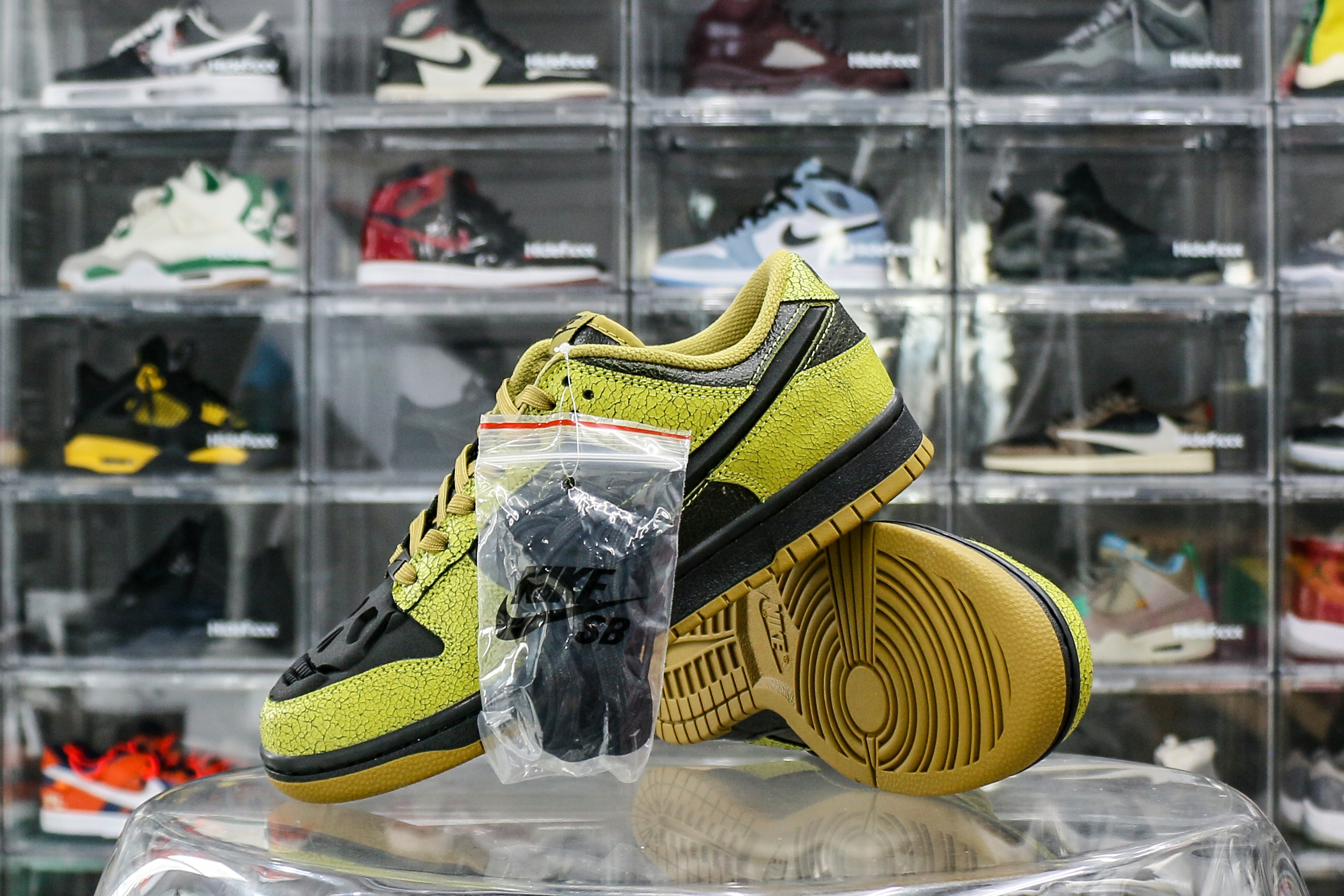 Nike Dunk Low QS Halloween Skull