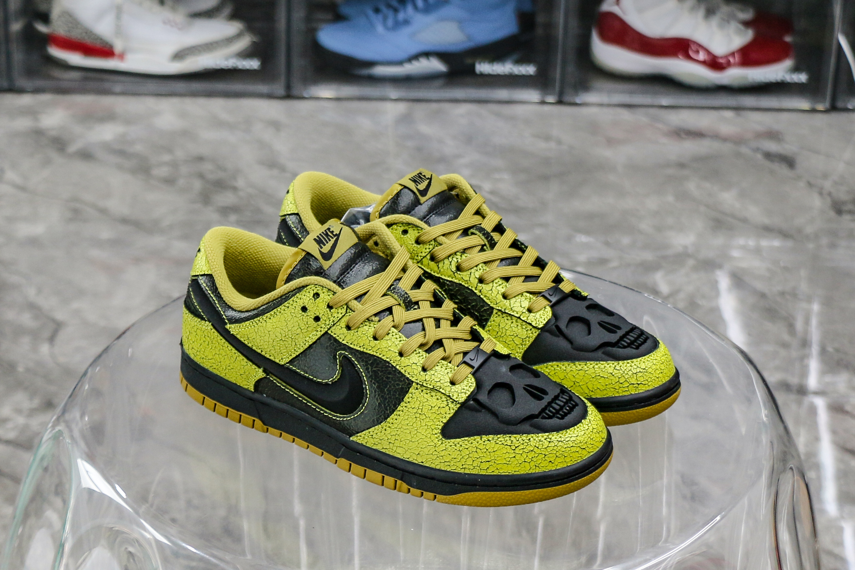 Nike Dunk Low QS Halloween Skull