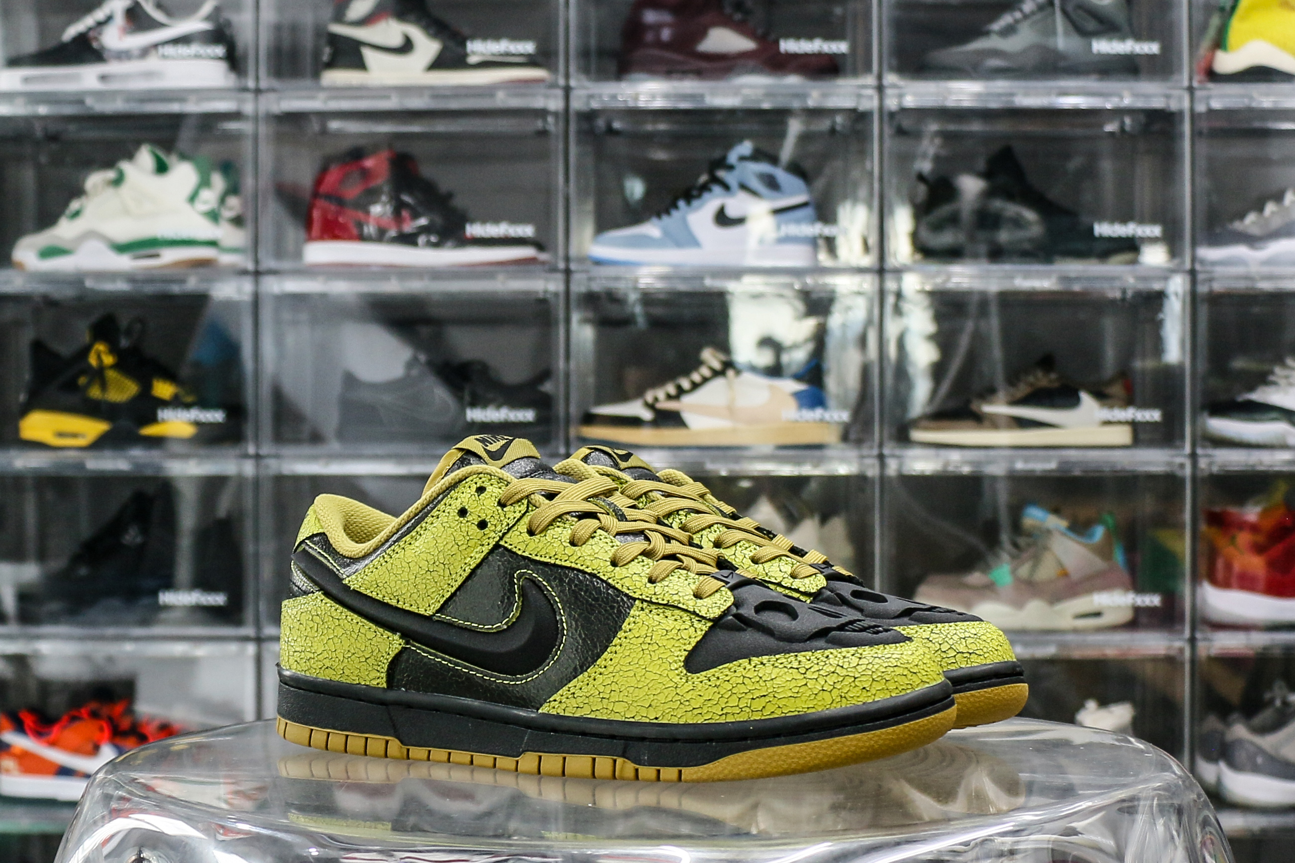 Nike Dunk Low QS Halloween Skull