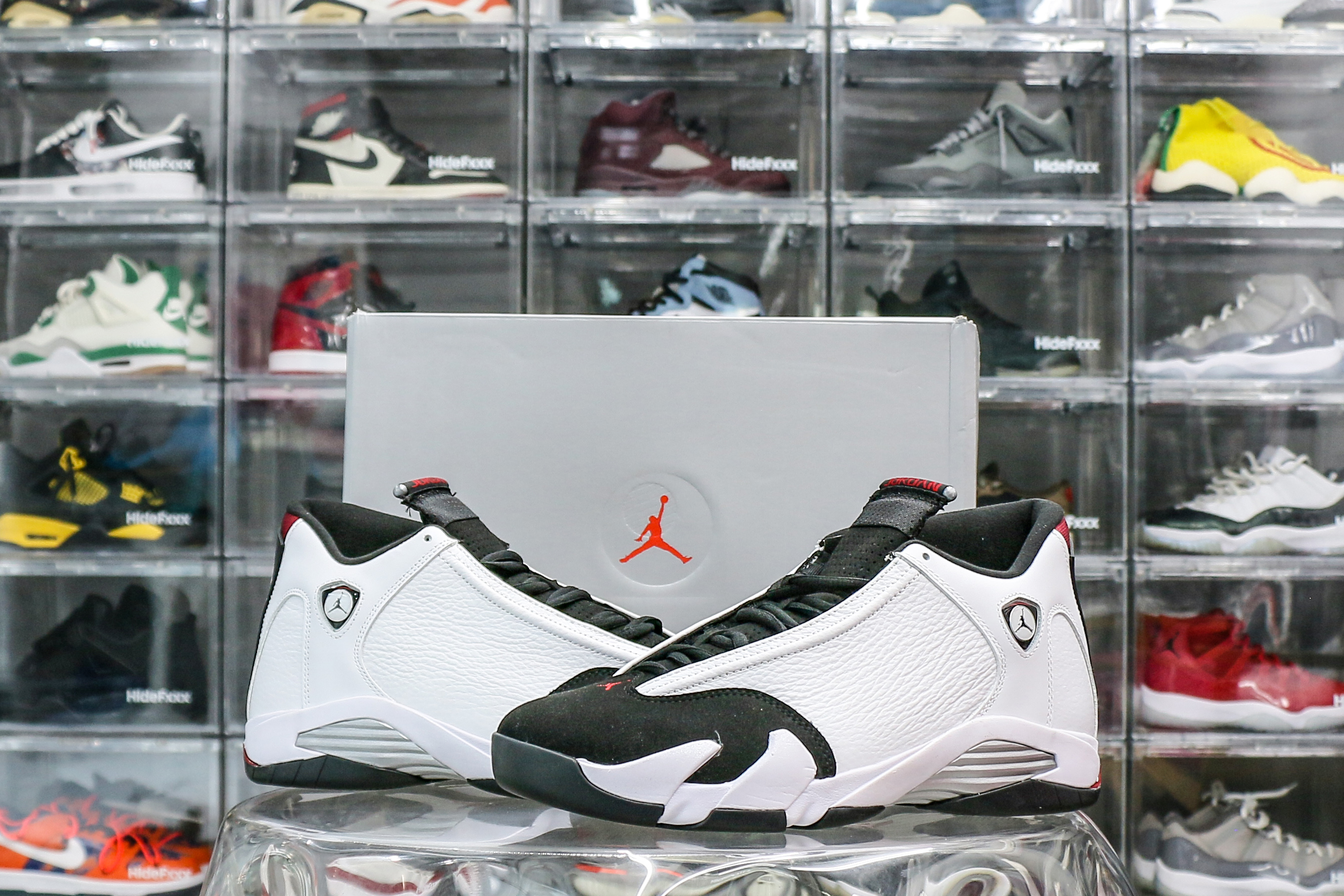 Air Jordan 14 Retro Black Toe (2024)