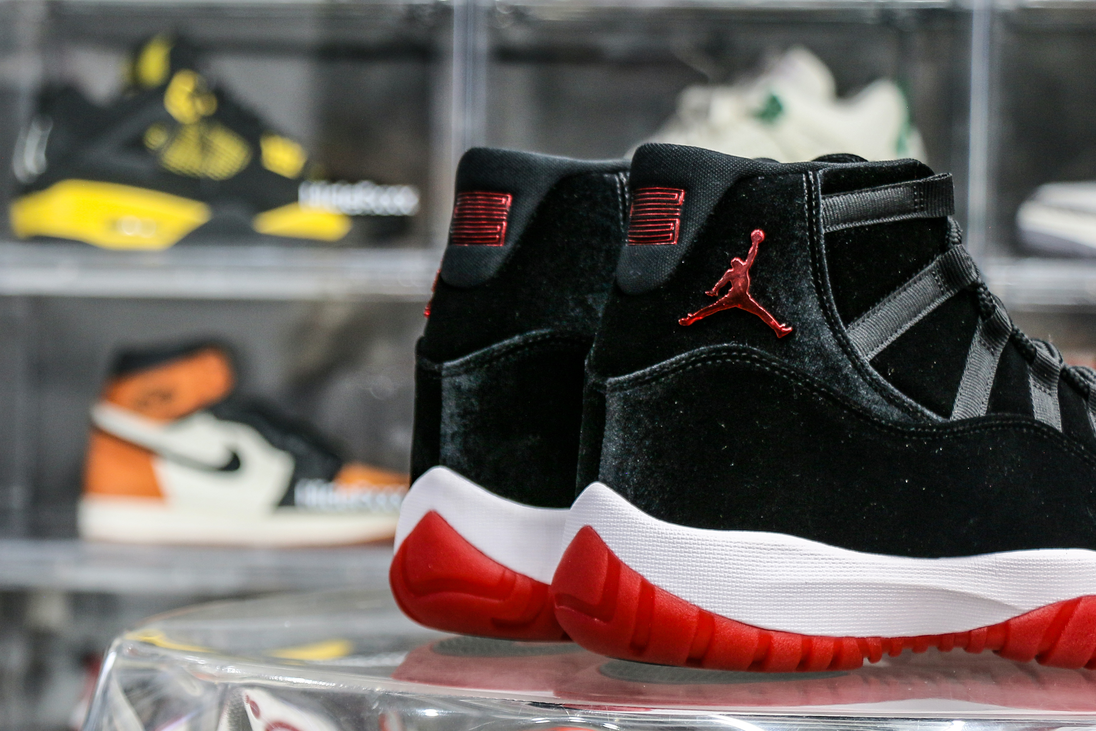 Wmns Jordan 11 Retro Bred Velvet (Ln5 A1)