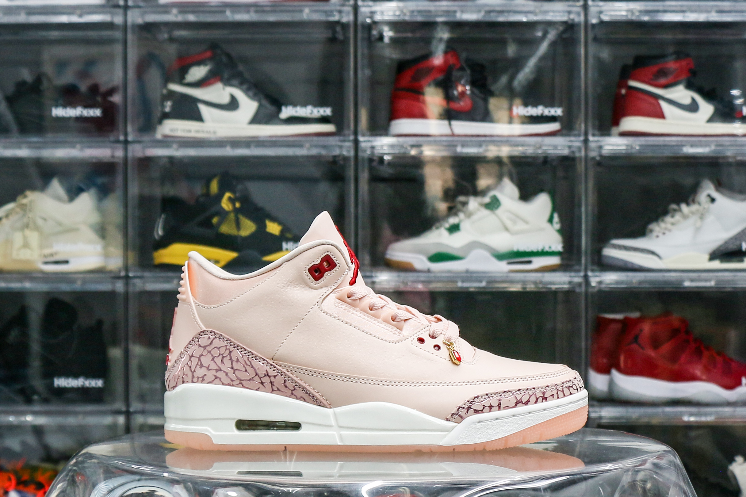 Air Jordan 3 Retro Valentine’s Day WMNS (2025)