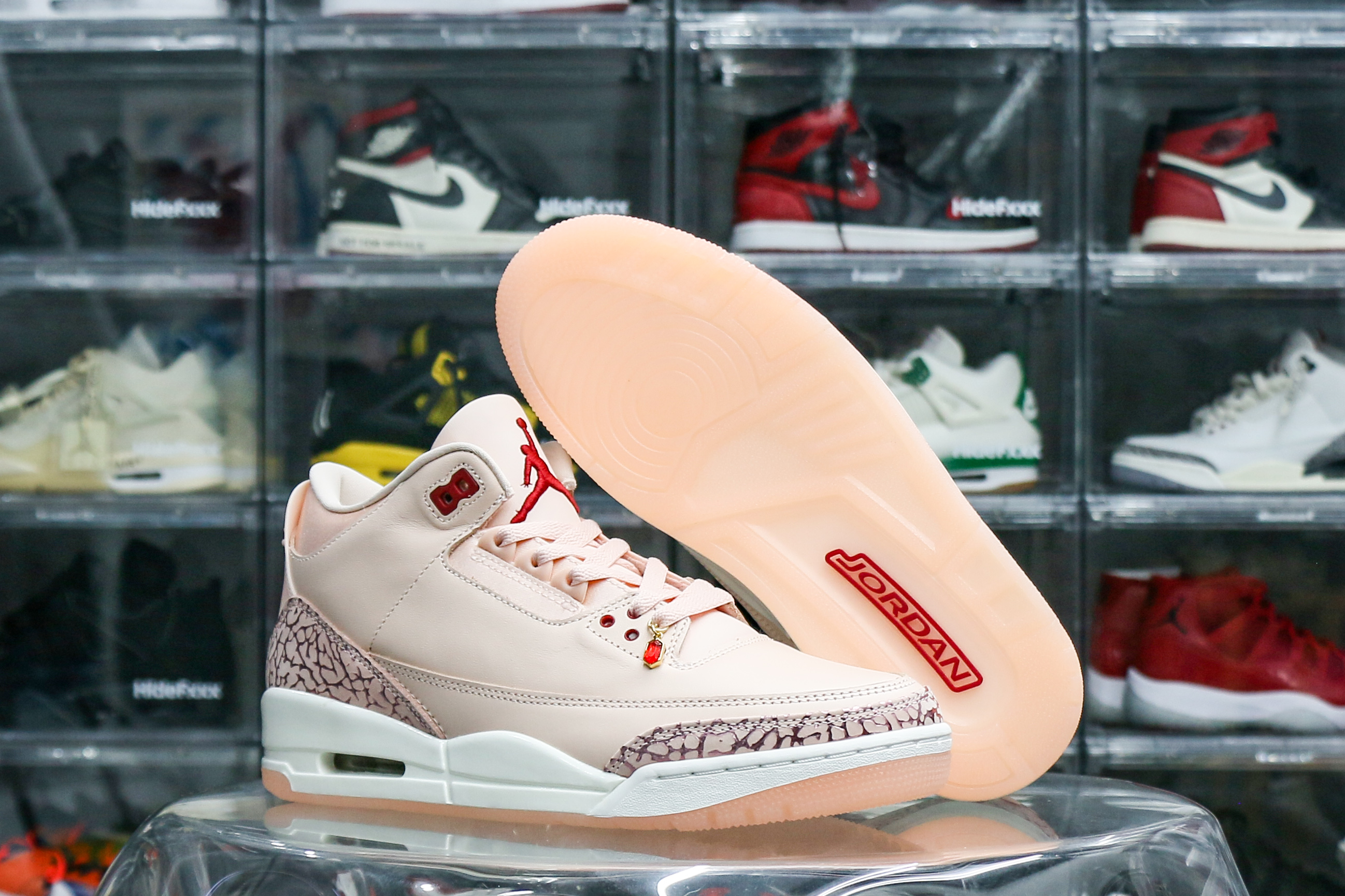 Air Jordan 3 Retro Valentine’s Day WMNS (2025)