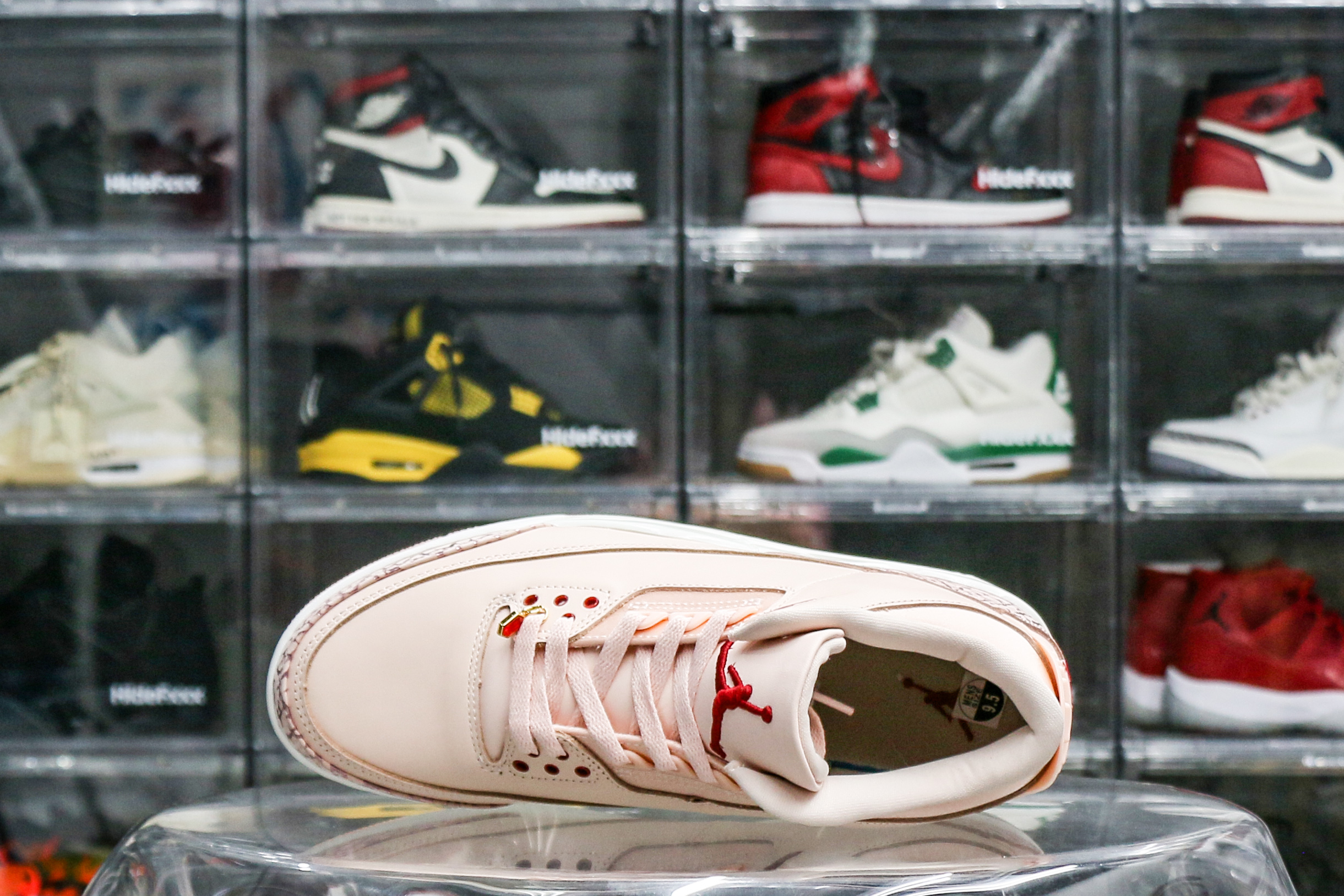 Air Jordan 3 Retro Valentine’s Day WMNS (2025)