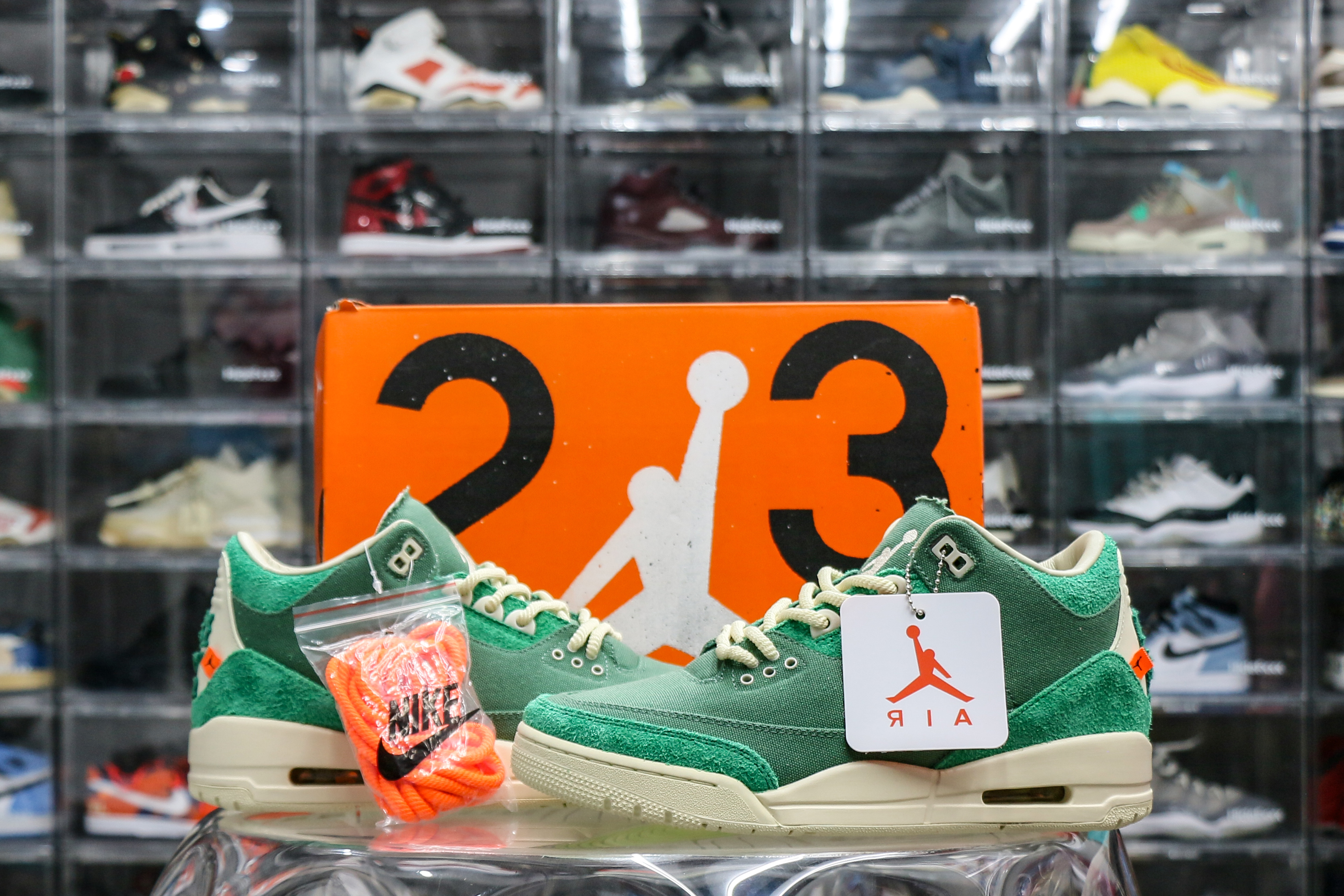 Nina Chanel Abney X Wmns Jordan 3 Retro SP Bicoastal