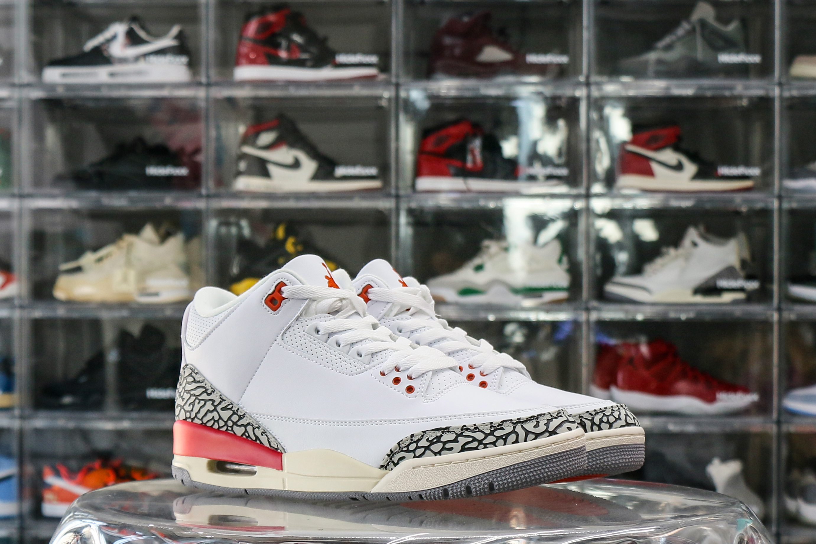 Air Jordan 3 Retro Georgia Peach 2024