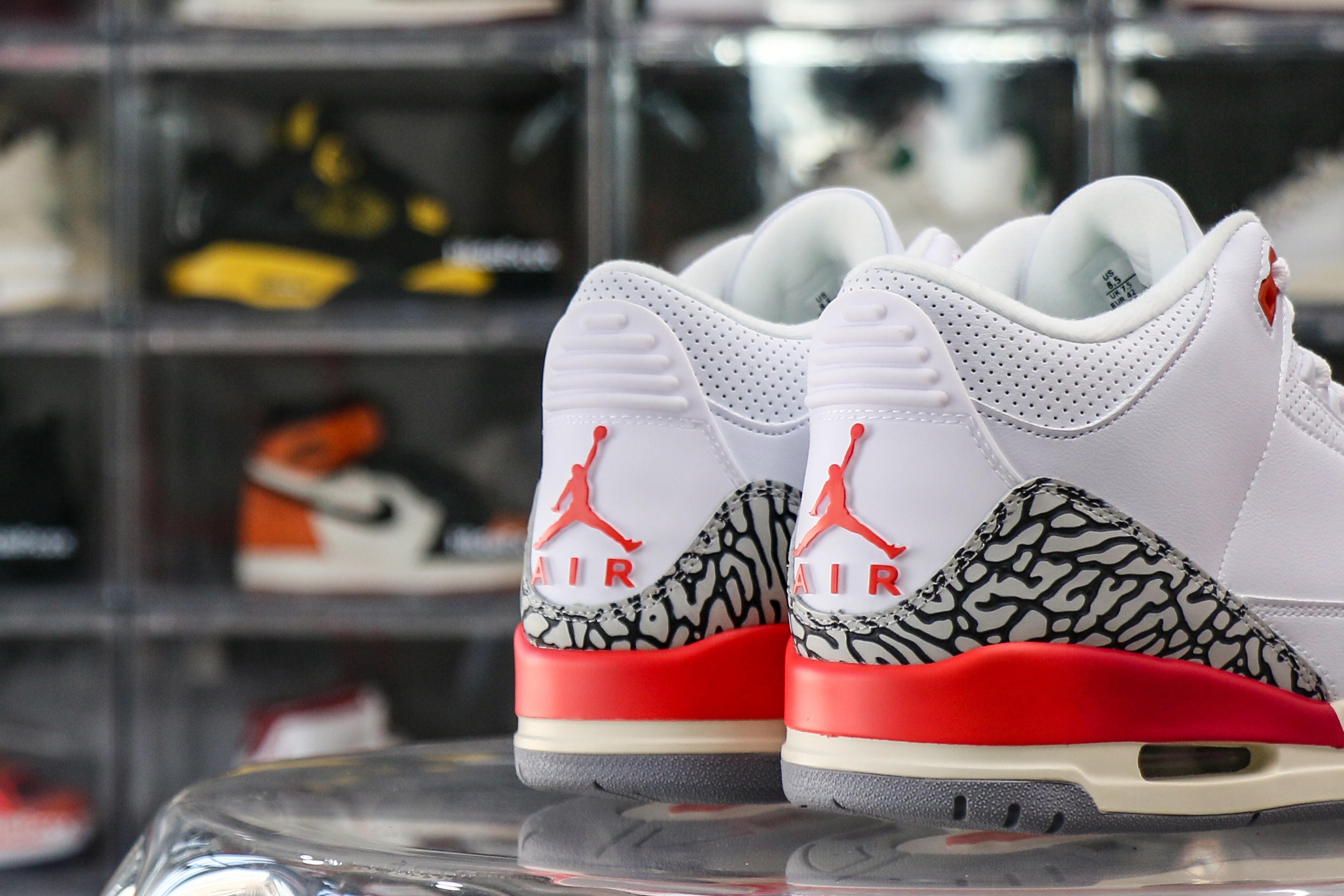 Air Jordan 3 Retro Georgia Peach 2024