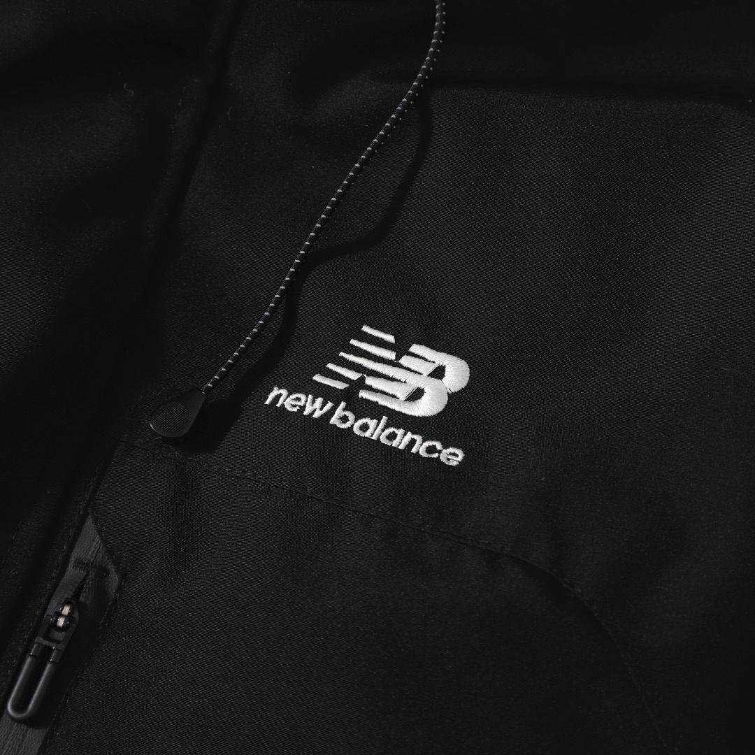 New Balance Solid-color Fur-trimmed Mid-length Hooded Down Jacket