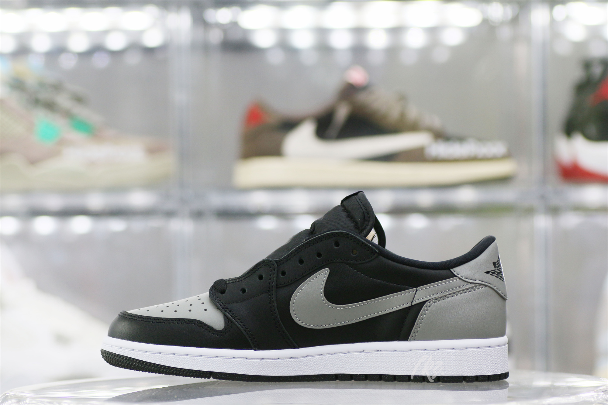 Jordan 1 Retro Low Shadow 2015