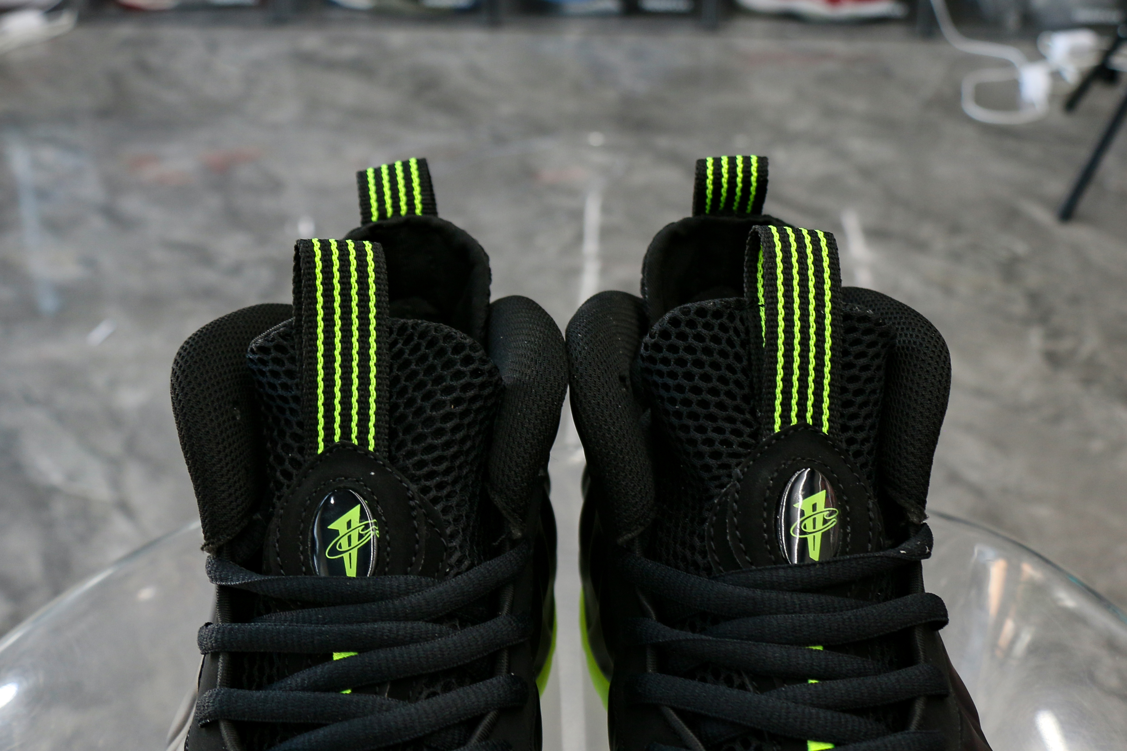 Nike Air Foamposite One Black Volt 2025