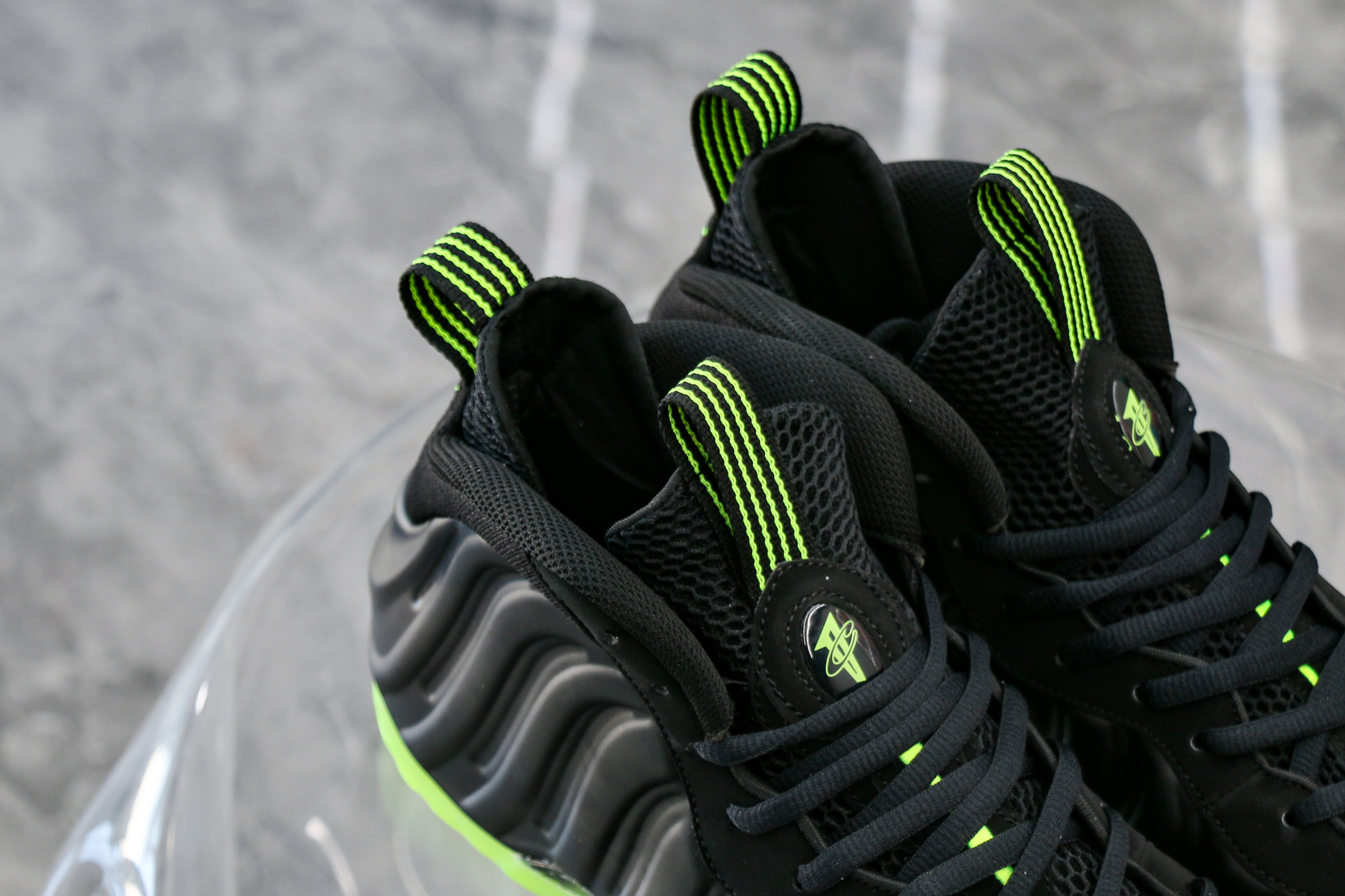 Nike Air Foamposite One Black Volt 2025